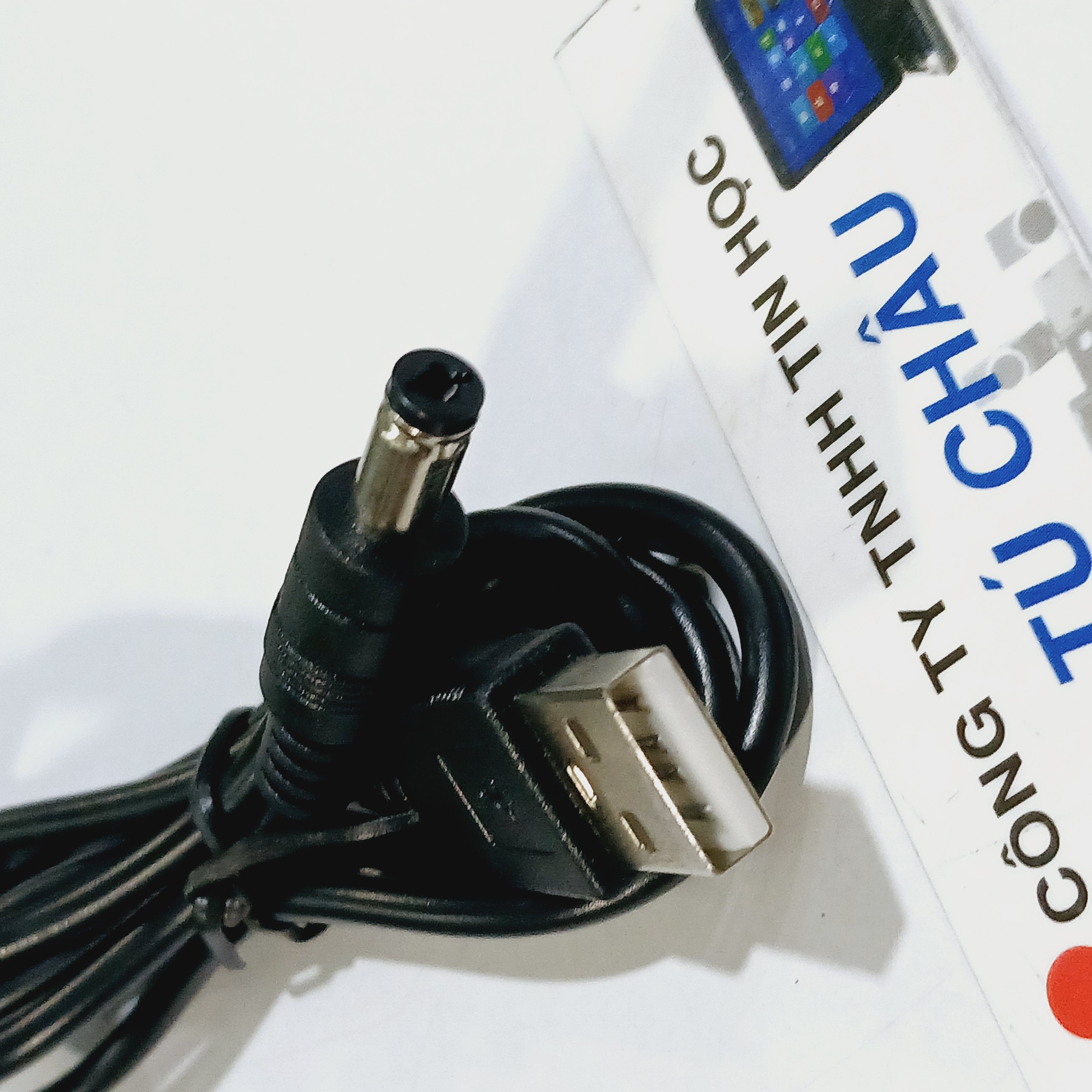 Cáp nguồn USB ra đầu cắm 5.5mm X 2.1 -- 2.5mm / Cáp dài 1M