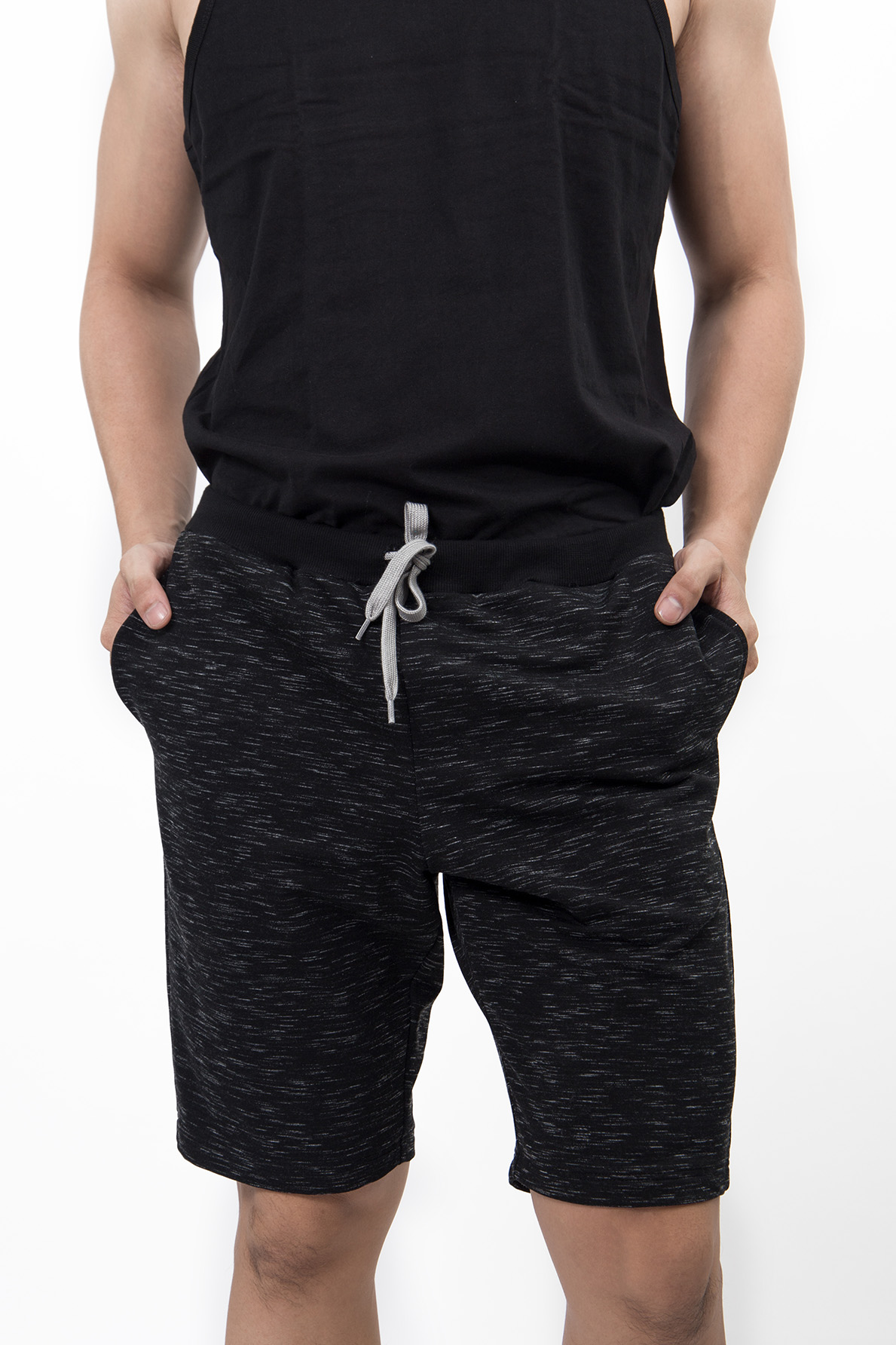 Quần short nỉ lưng thun nam Novelty màu đen xước trắng NQNMHTMT3R200049Q