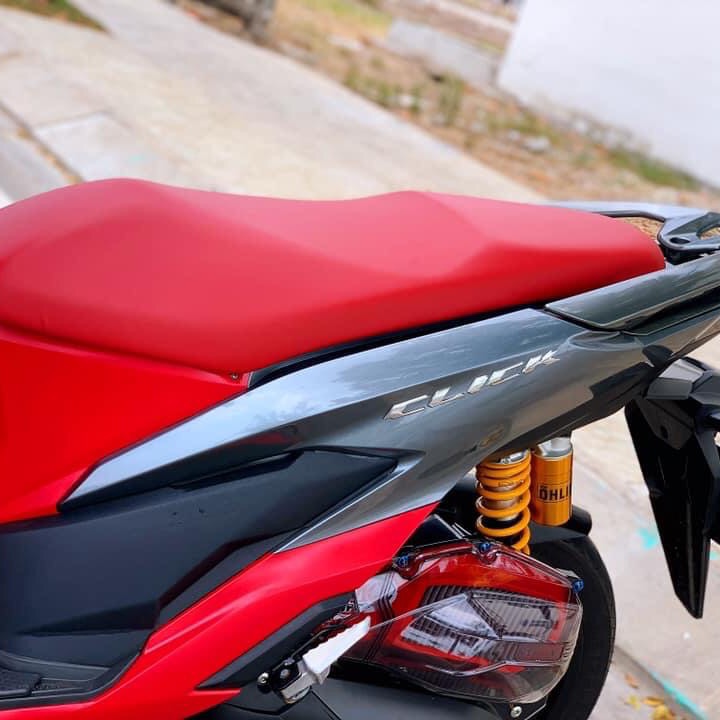 Da yên đỏ 3D , gắn cho các loại xe tay ga xe số