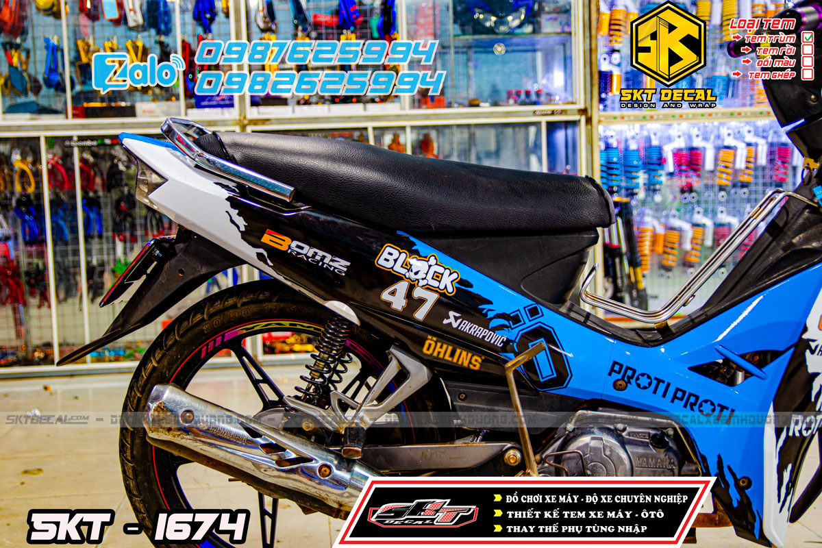 tem trùm xe sirius xanh bạc 47