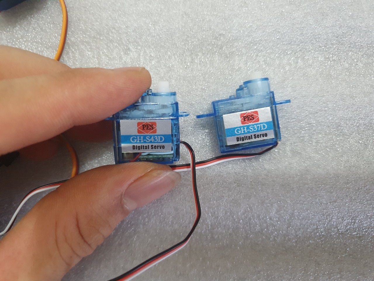 Servo Mini Digital 3.7g, 4.3g siêu nhẹ siêu nhỏ