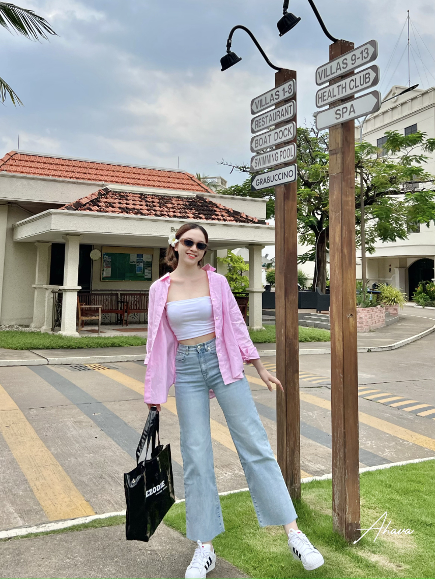 Quần jeans lửng ống suông lai xả màu xanh nhạt
