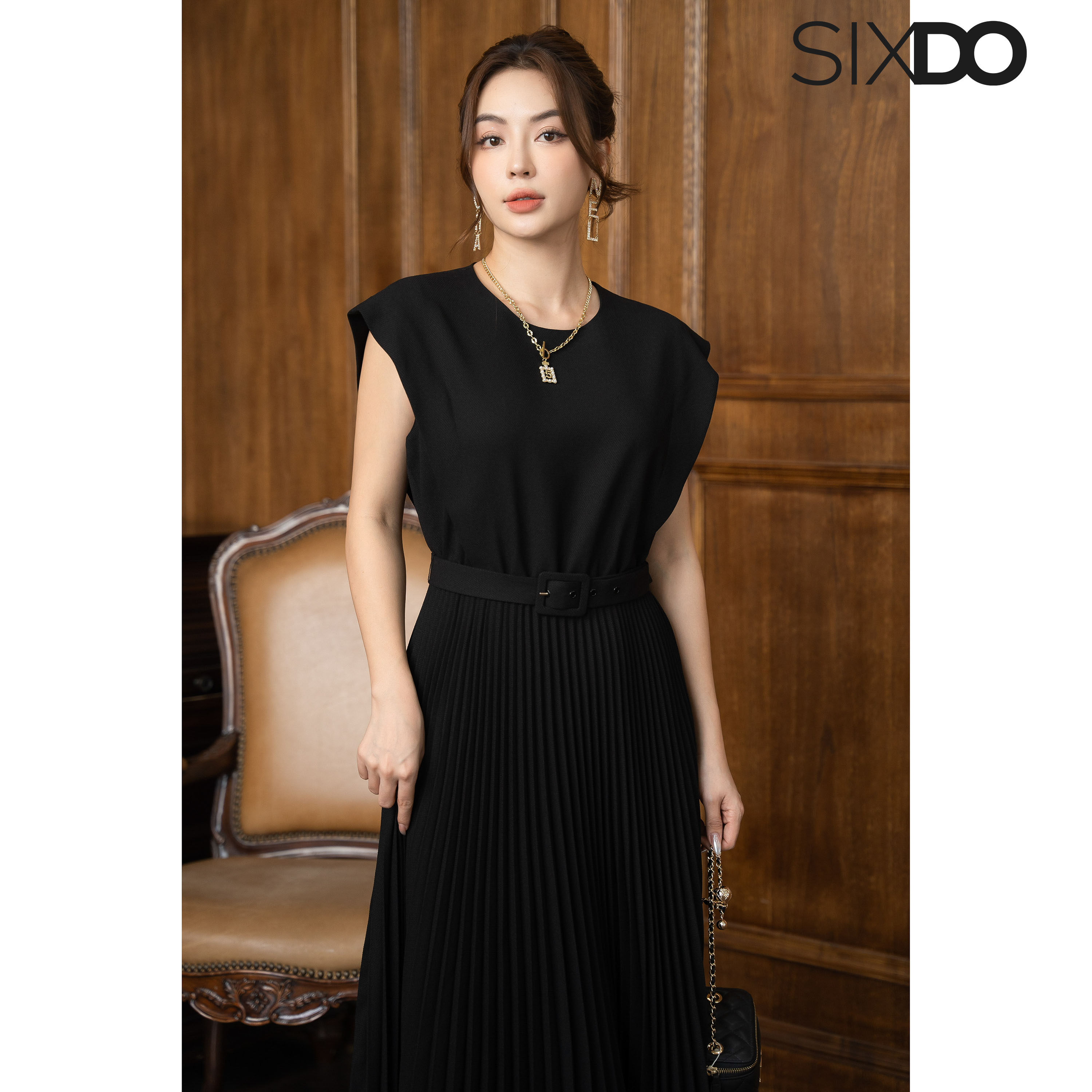 Đầm đen xếp ly cổ tròn SIXDO (Black Cap Sleeves Midi Woven Dress)