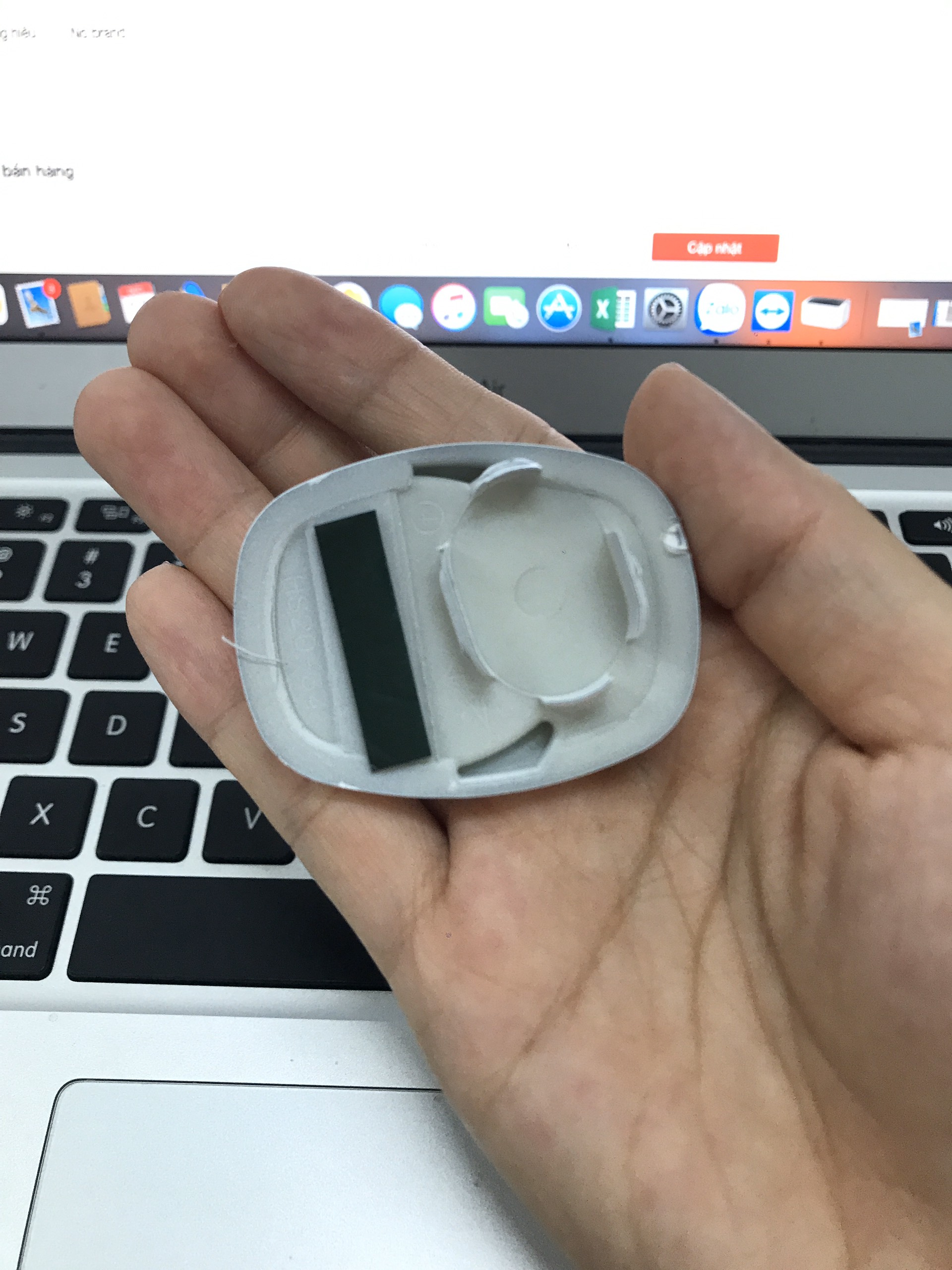 NÚT BỊT CHÂN GƯƠNG SH2020