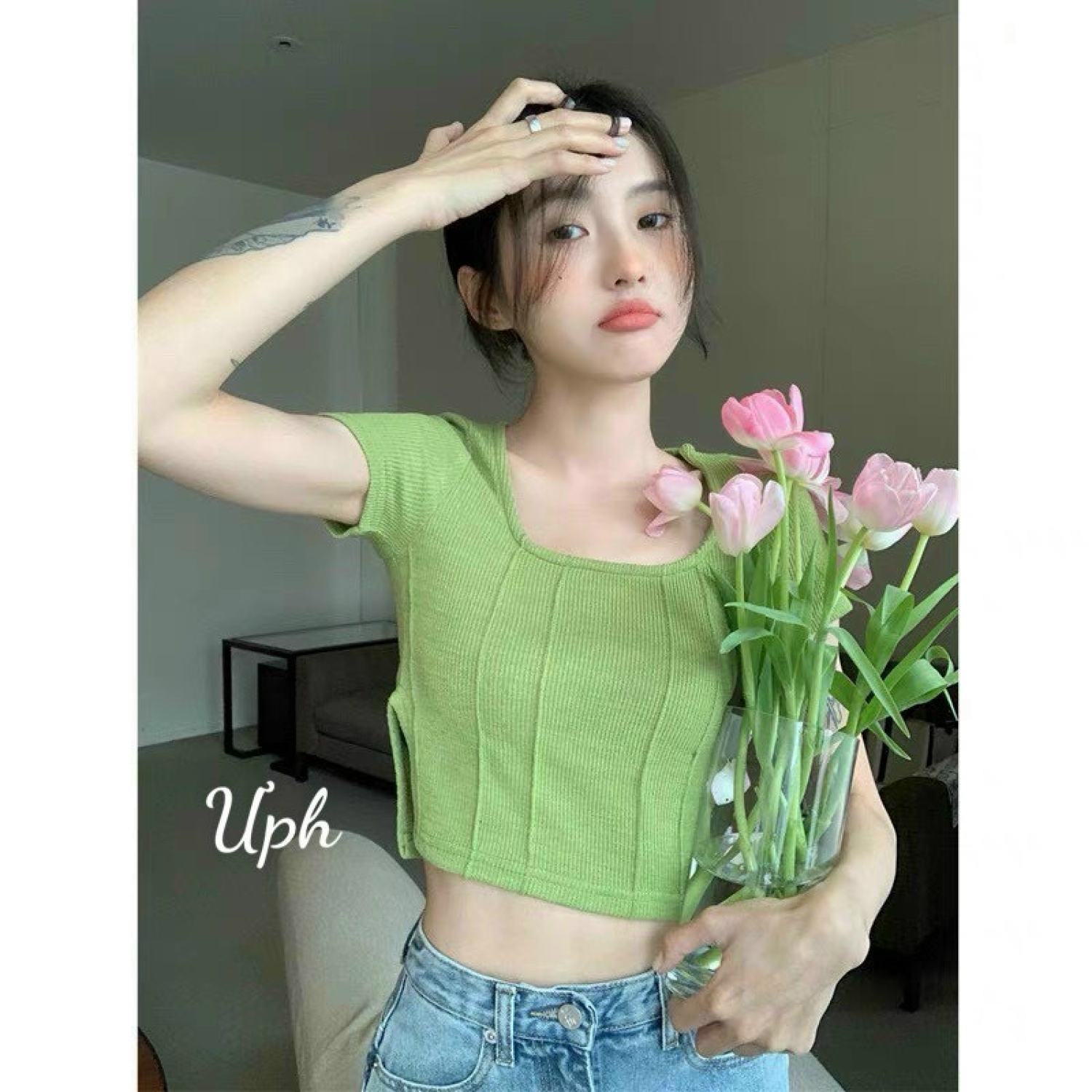 Áo thun gân croptop xẻ Եà 2 bên