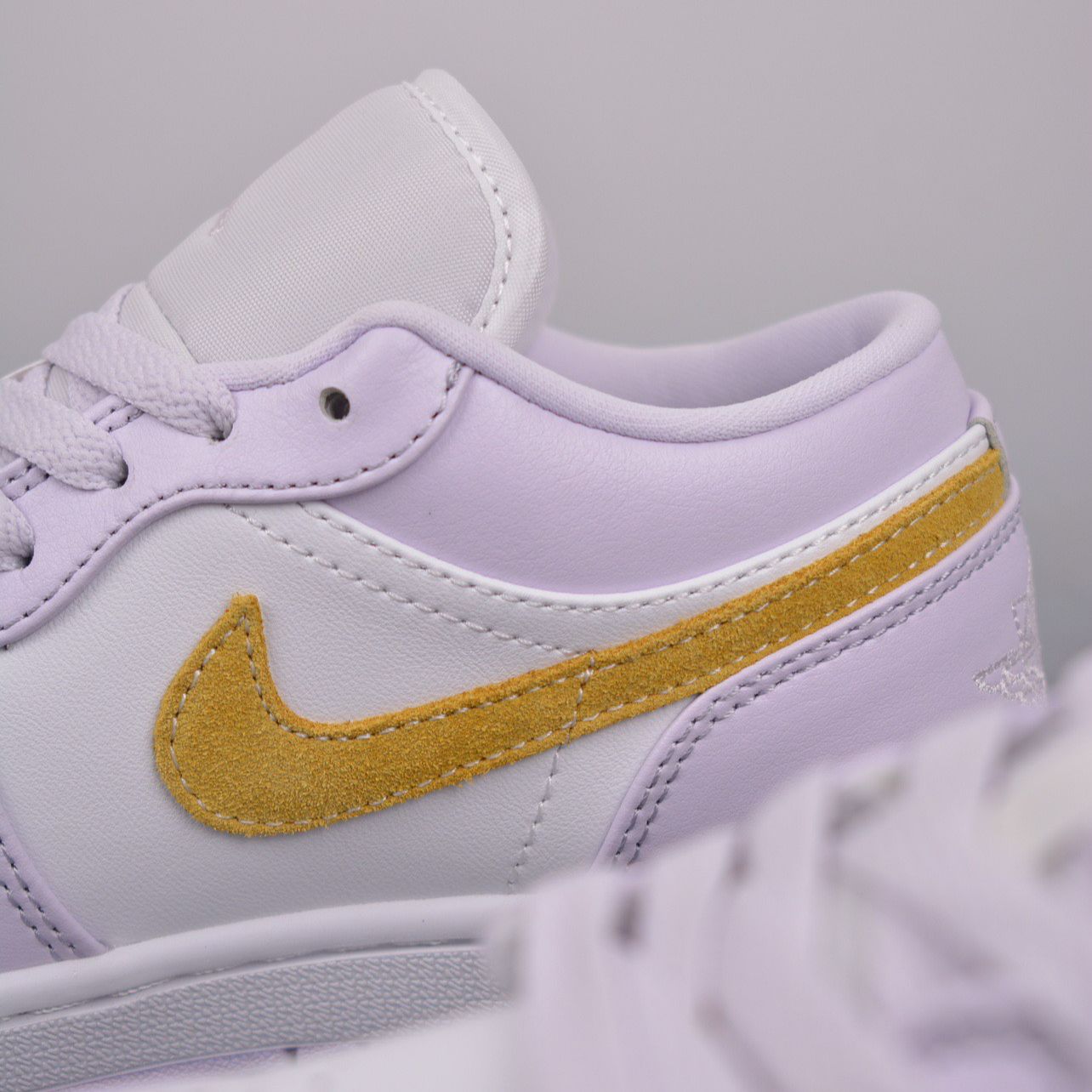 Nike Air Jordan 1 Low 'Barely Grape' DC0774