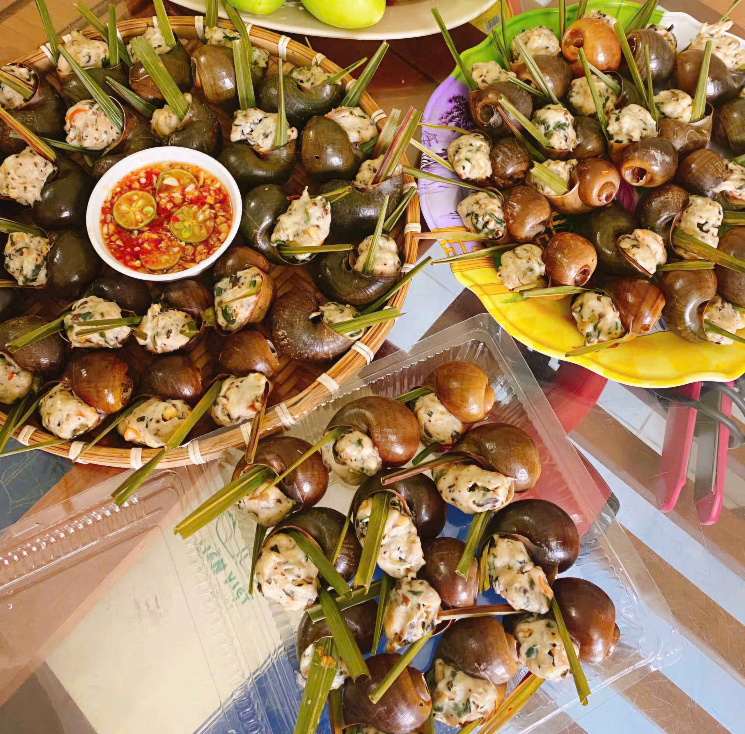 Ốc bưu nhồi thịt khay 10-12 con