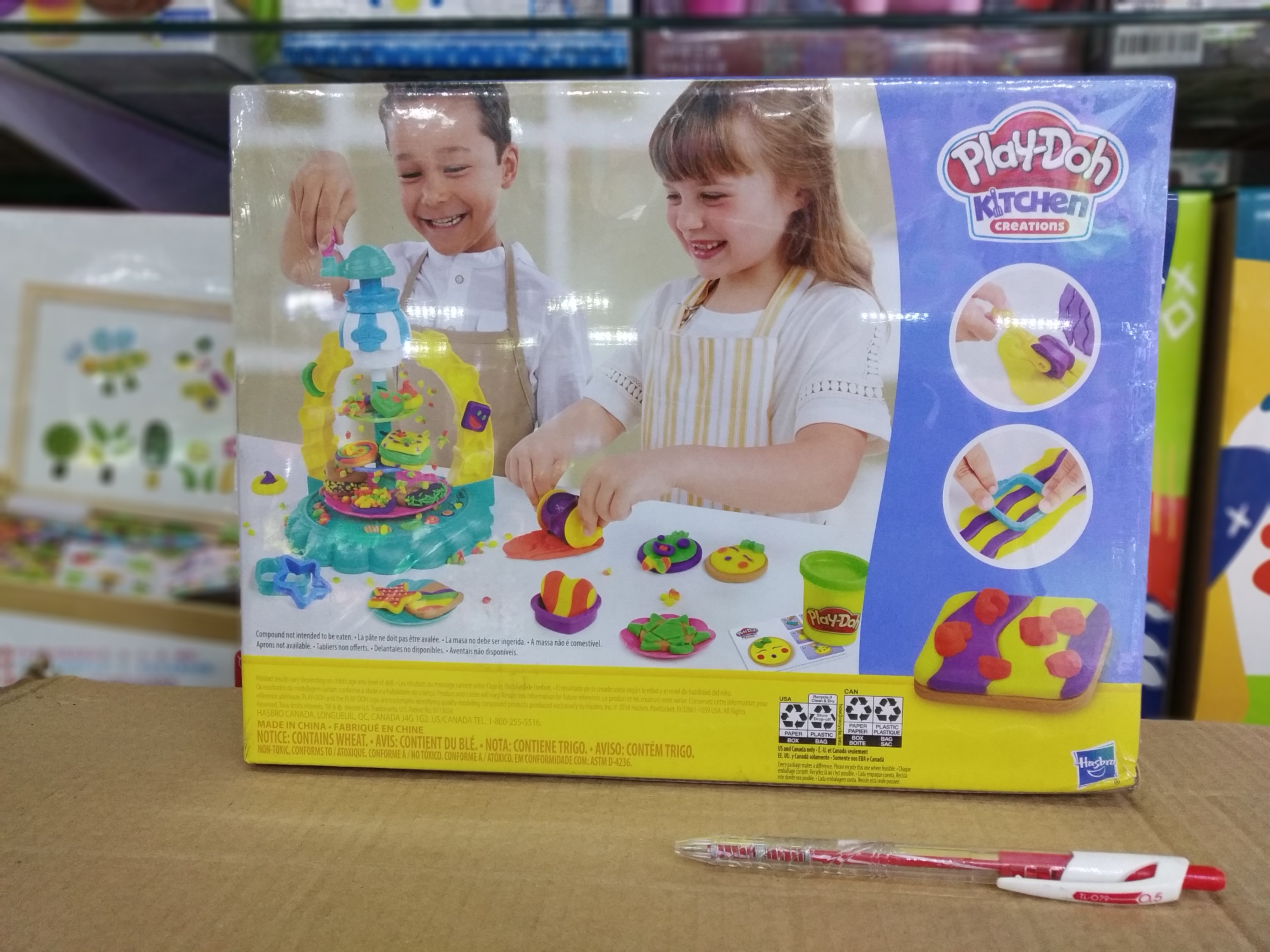 [HCM]Bộ đồ chơi đất nặn bánh quy rực rỡ Play Doh E5109
