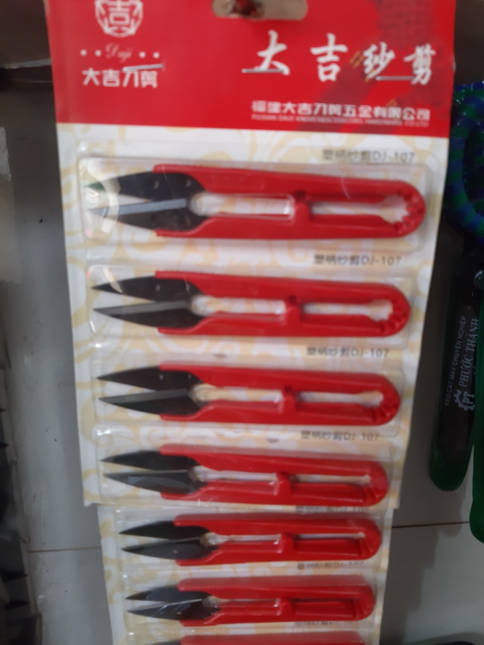 cây kéo bấm cắt chỉ các loại