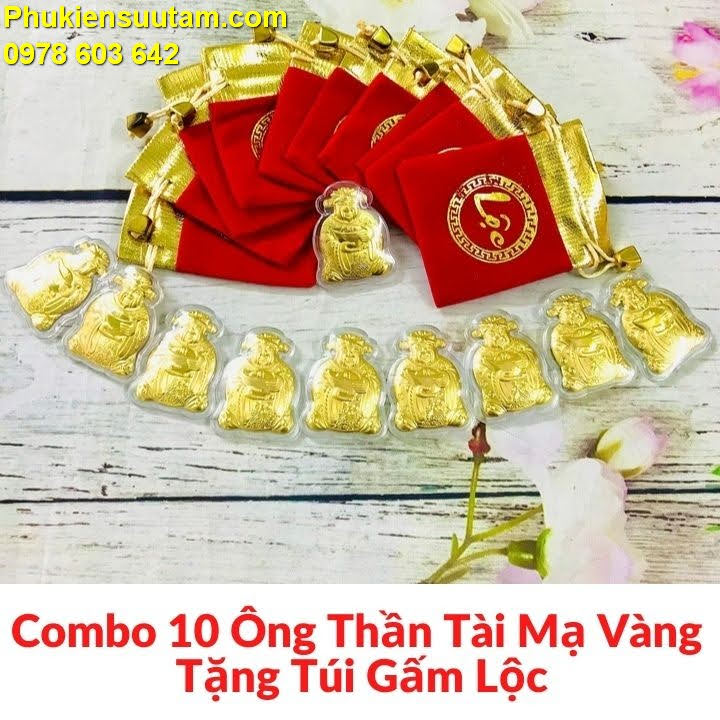 Combo 10 Ông Thần Tài Mạ Vàng Tặng Túi Gấm Lộc; Thiết kế dễ thương, tiện lợi, giá thành khiêm tốn, màu đỏ chủ đạo để cầu may mắn; Kích thước ông Thần Tài là 5 x 4cm (Dài x Rộng)- SP005488