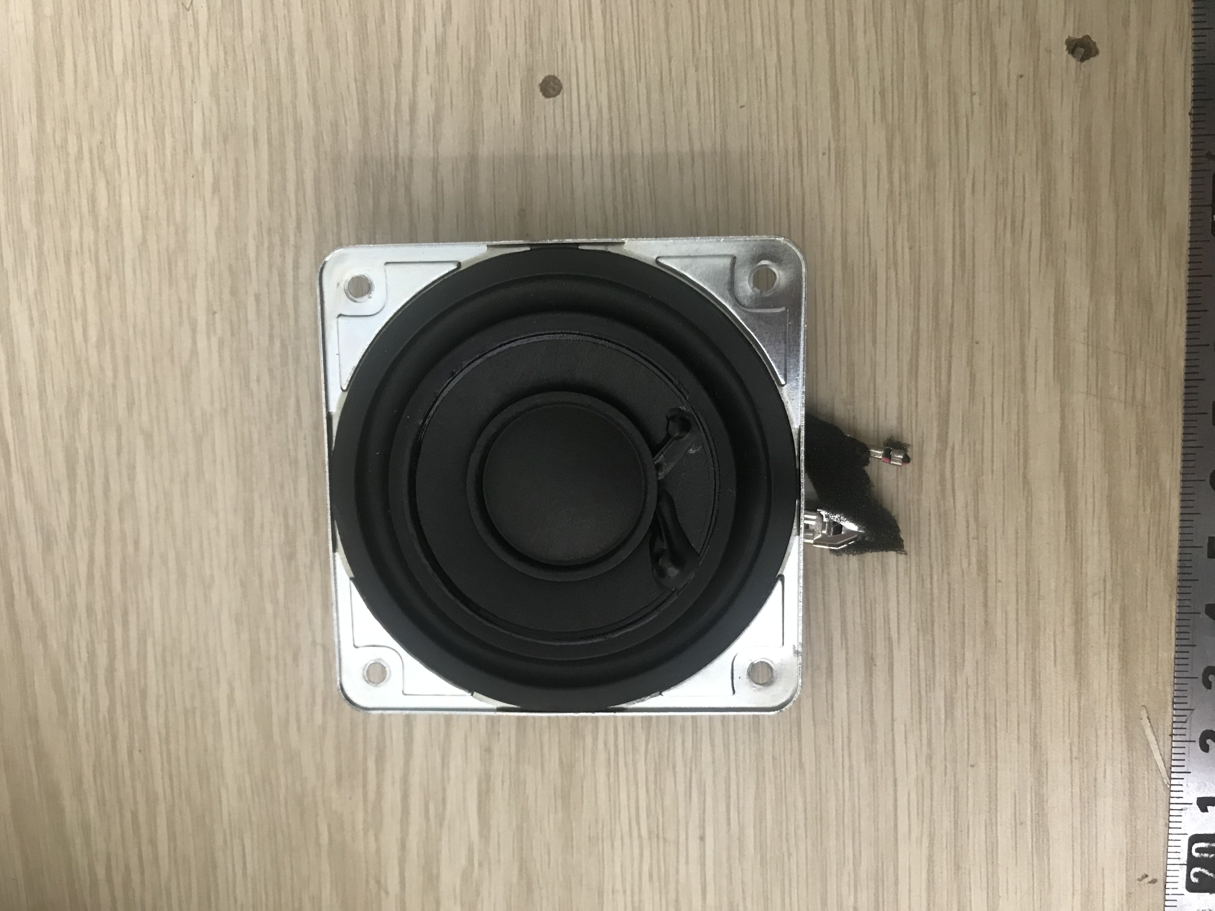 Loa tivi LCD 6ohm/20W 6,8x7,5cm