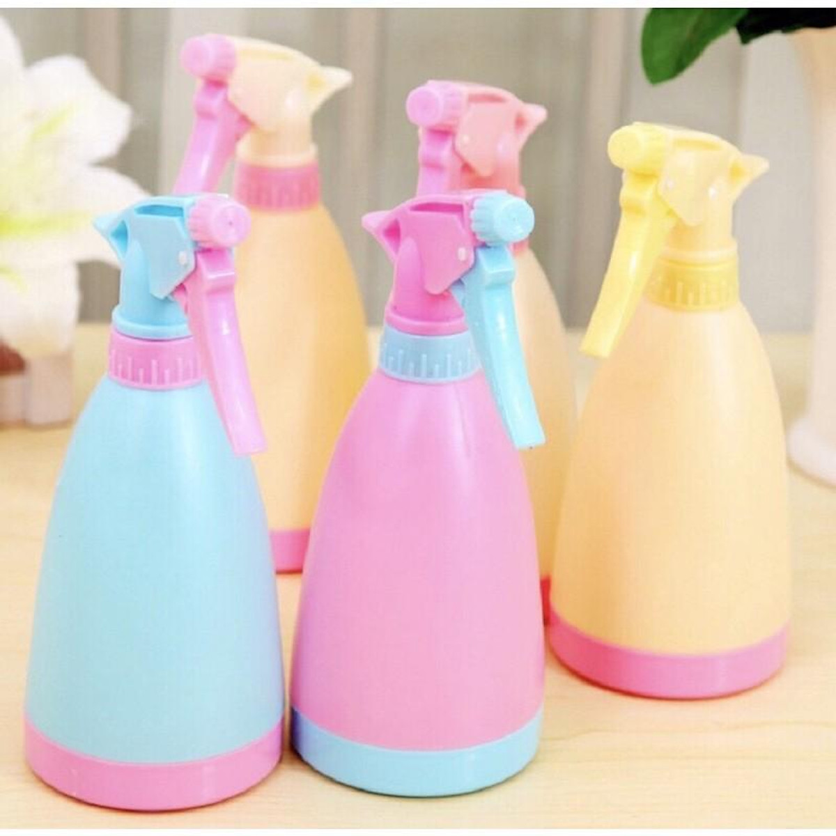 Bình nhựa xịt phun sương tưới cây siêu bền màu ngẫu nhiên