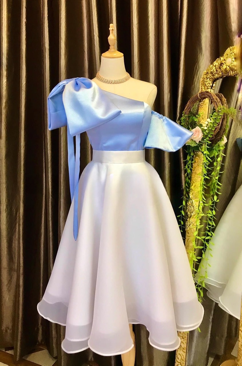 Dress fanned delivery type bow shoulder