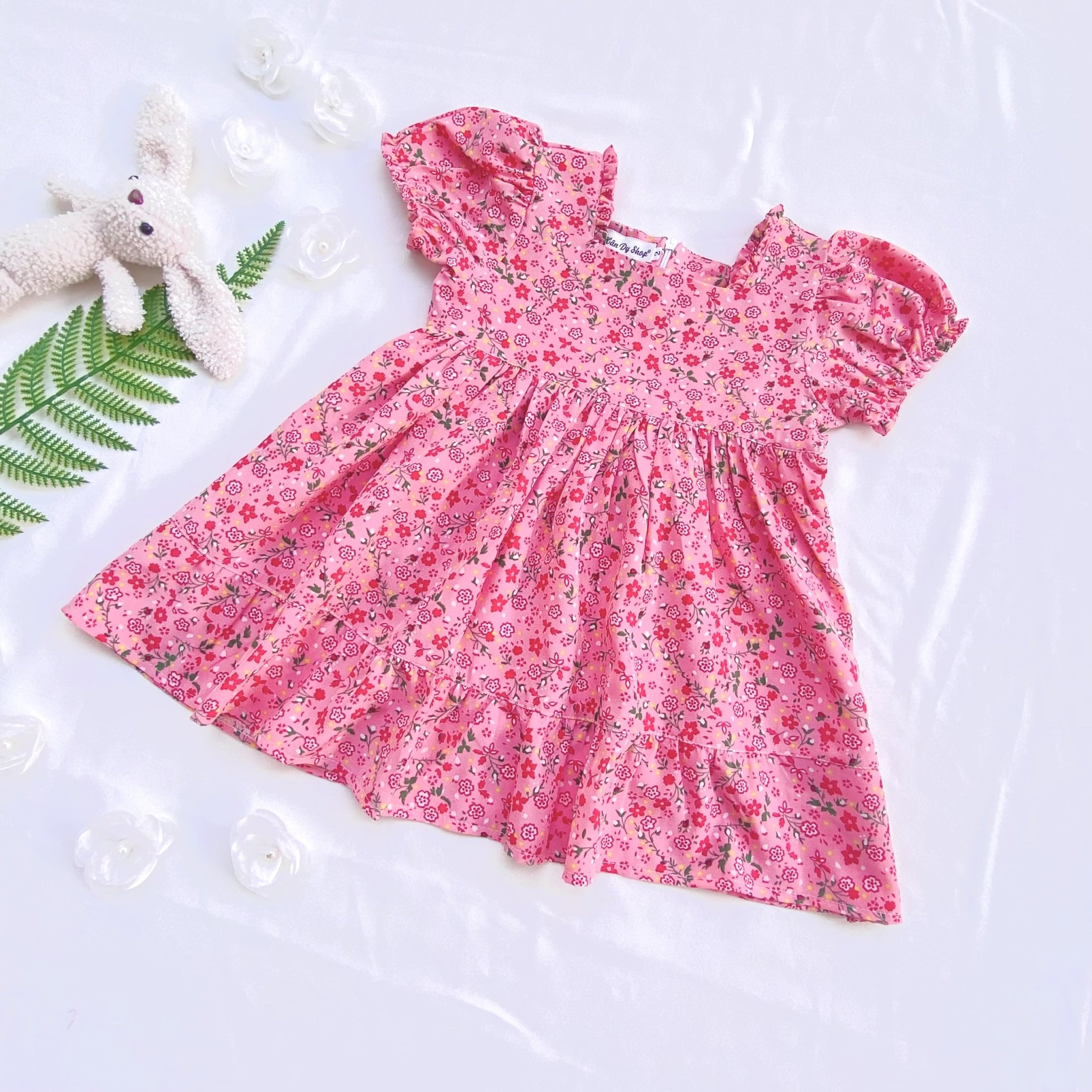 Váy cho bé cổ vuông nhún bèo tay phồng