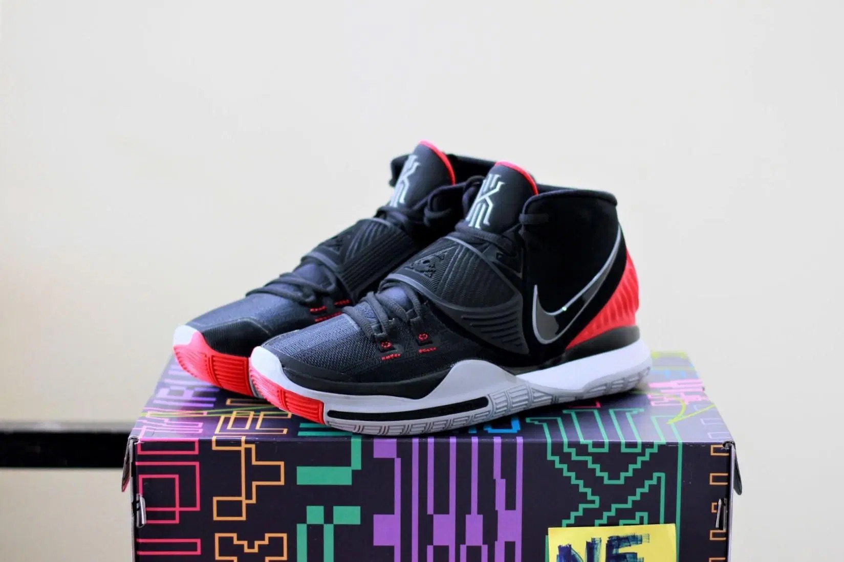 Giày bóng rổ Kyrie 6 Bred BQ4631-002