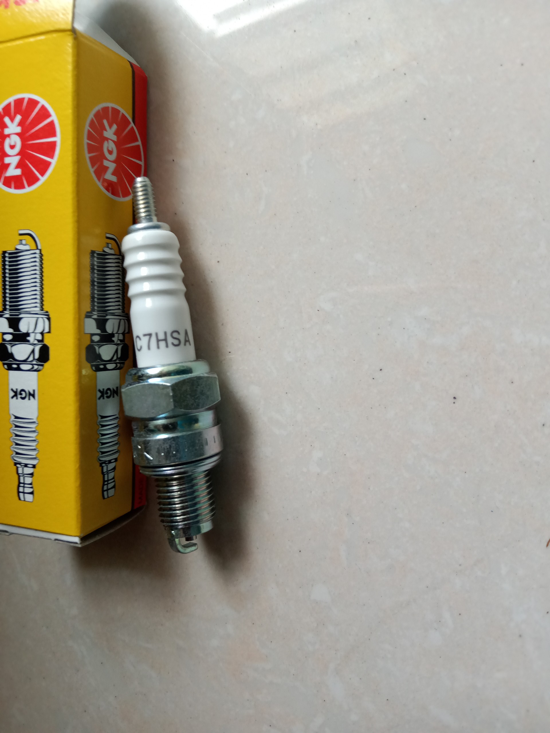 Bugi NGK Niken C7HSA chân ngắn xe dream wave