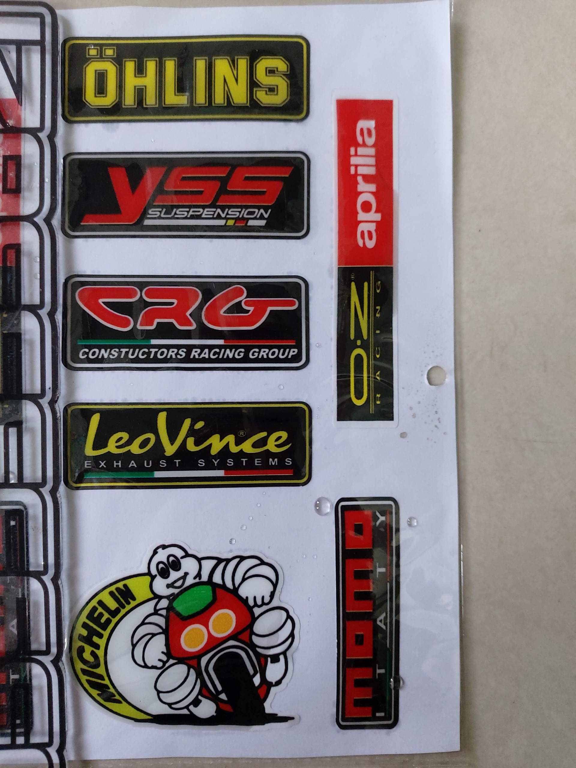 Logo nổi dán xe máy trọn bộ 8x18cm.