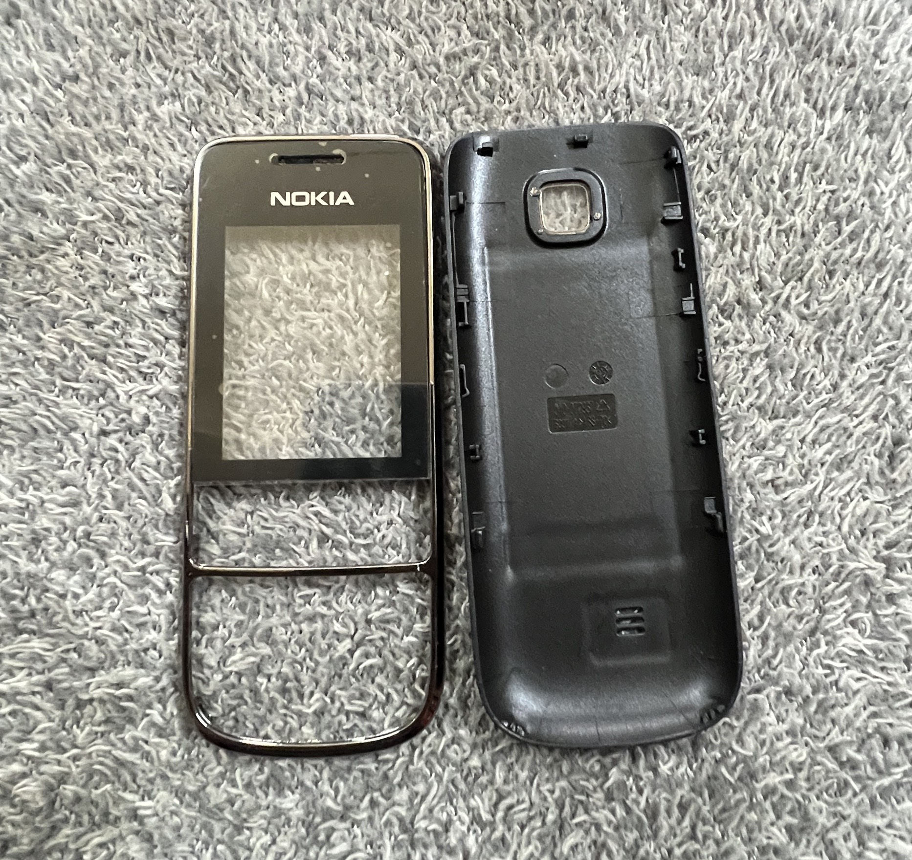 Vỏ Nokia 2700 ( không sườn - không phím )