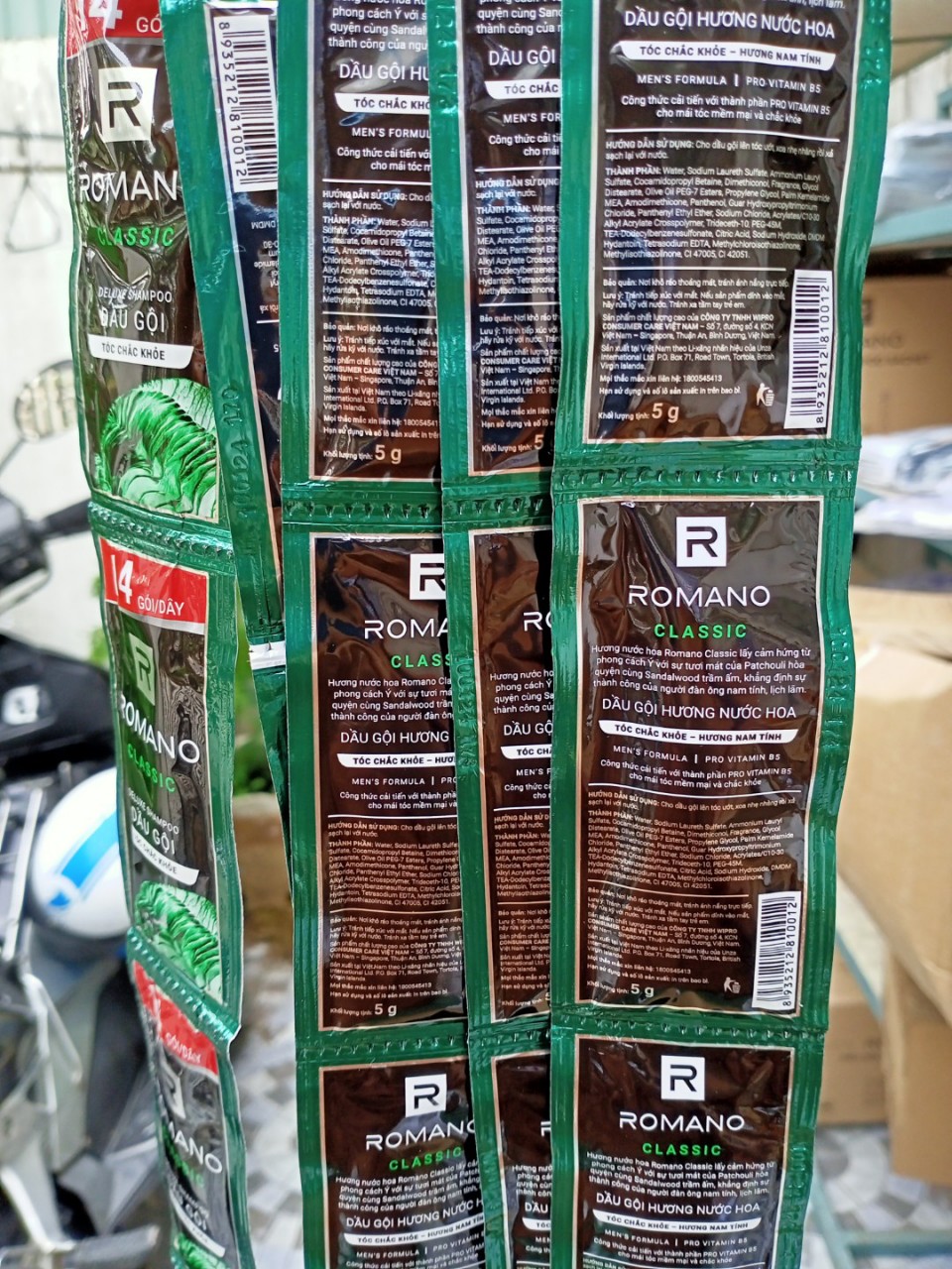 Set 50 gói dầu gội Romano 5g