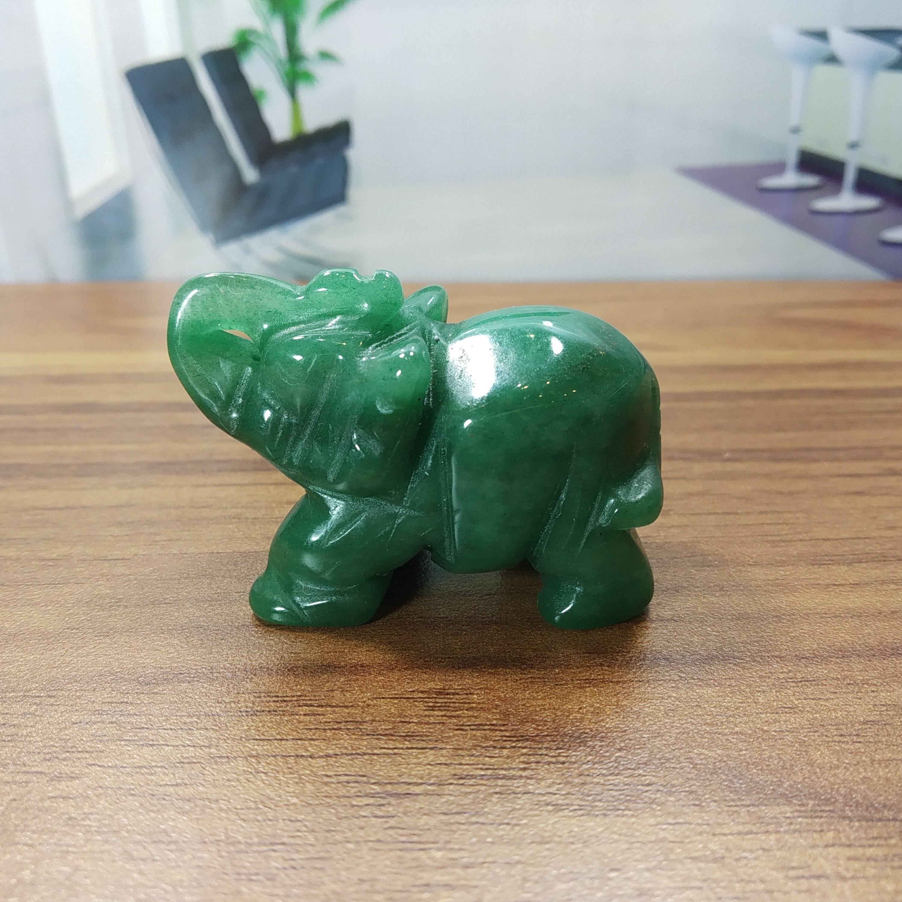 Phong thủy tượng voi đá thạch anh xanh