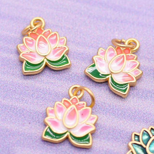 Charm hoa sen treo màu hồng - KL188