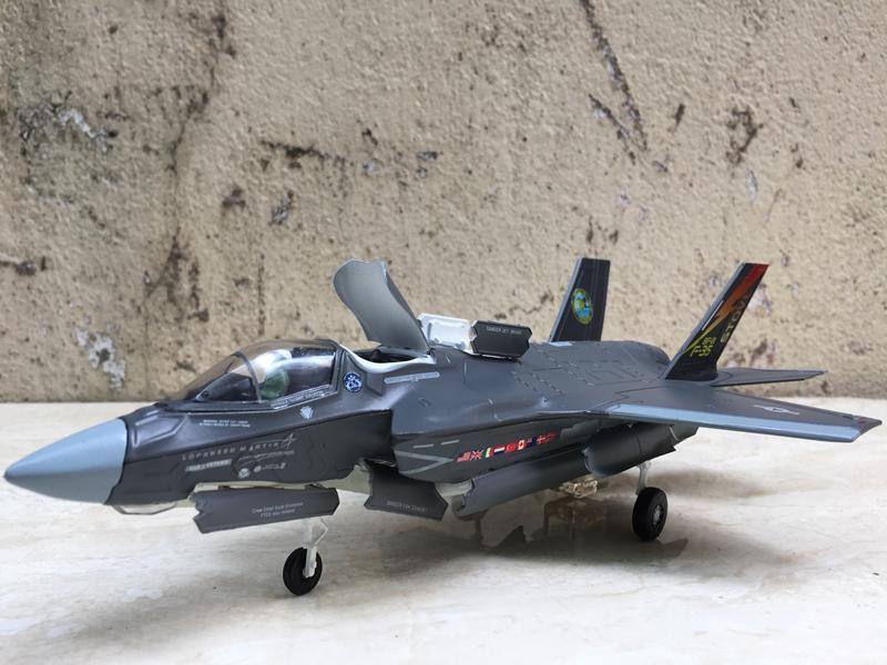 [HCM]Mô hình Máy bay F- 35B Lightning II - 1:72