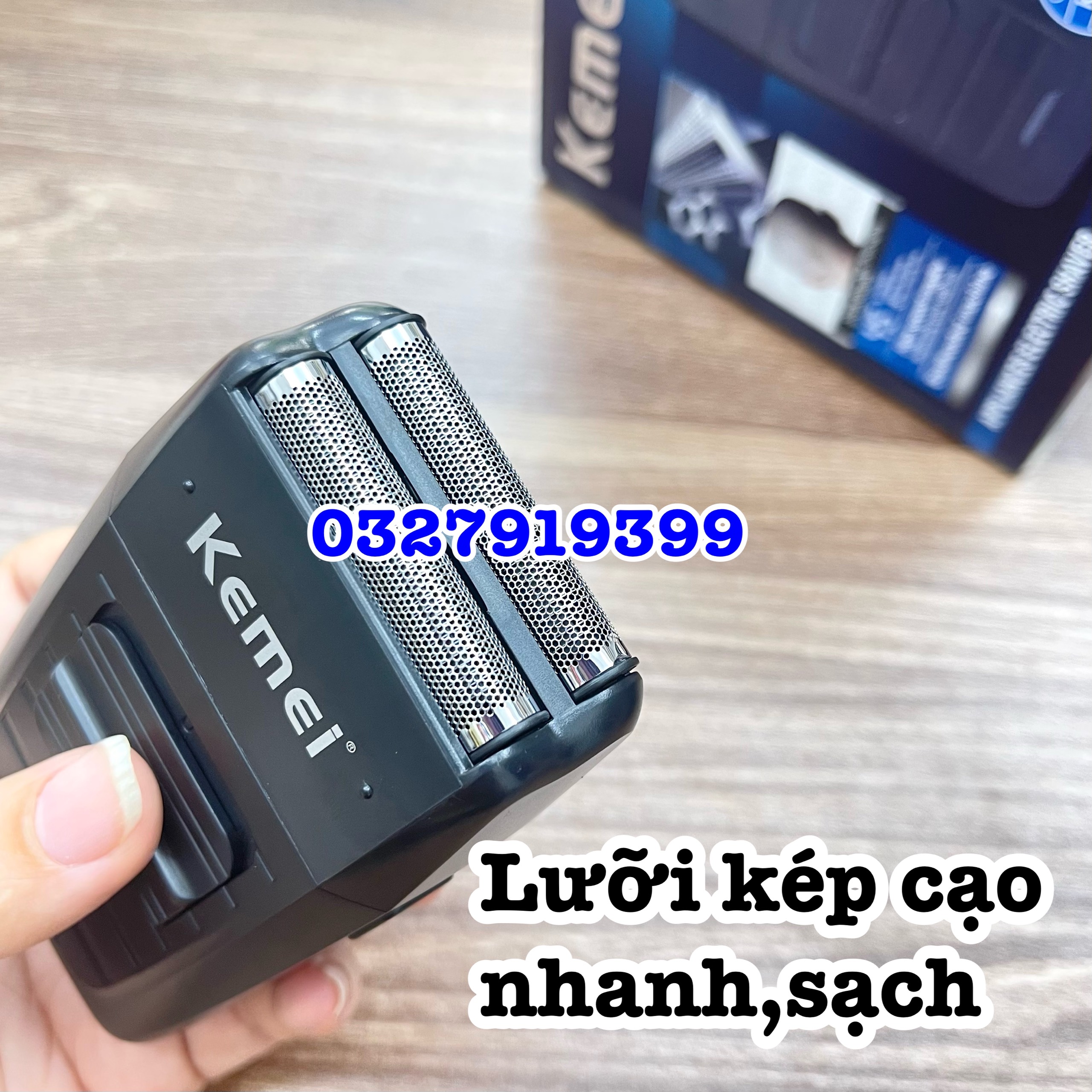 Kemei Máy Cạo Khô Cao Cấp KEMEI 1102 Pin Sạc Dùng 60-90 Phút Sử Dụng 1-2 Giờ Phù Hợp Điện Áp 110-240V Thiết Kế Linh Hoạt Dễ Dàng Xoay Theo Góc Mặt