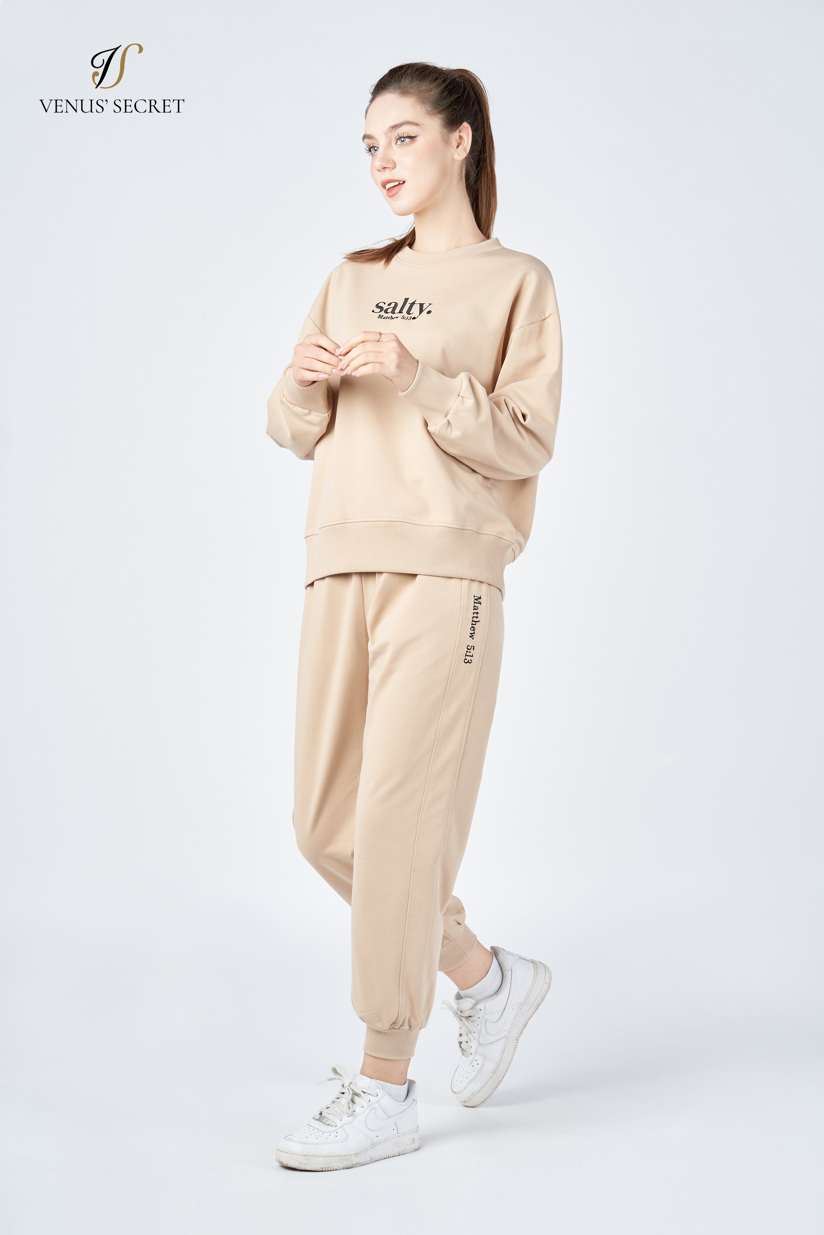 Set nỉ quần dài thêu Salty màu be