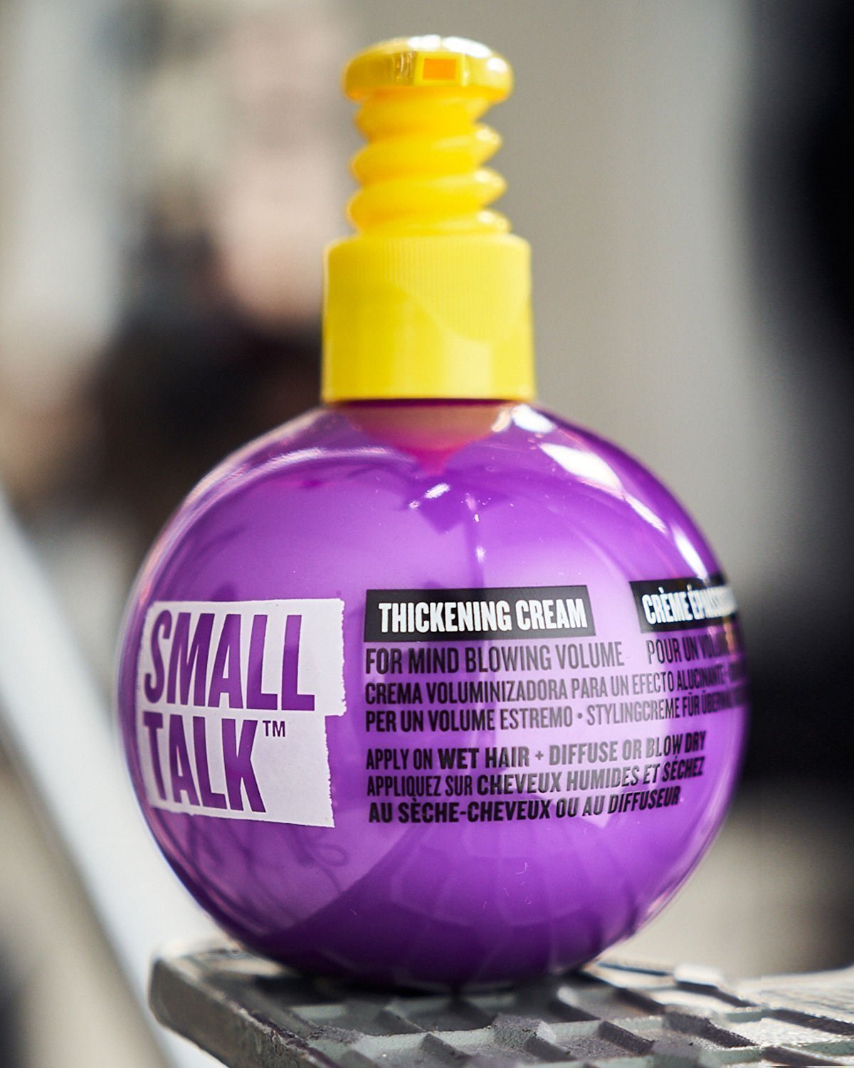 [HCM]Wax Tạo Nếp Tóc Uốn Tigi Bed Head Small Talk 240Ml (Mẫu Mới)