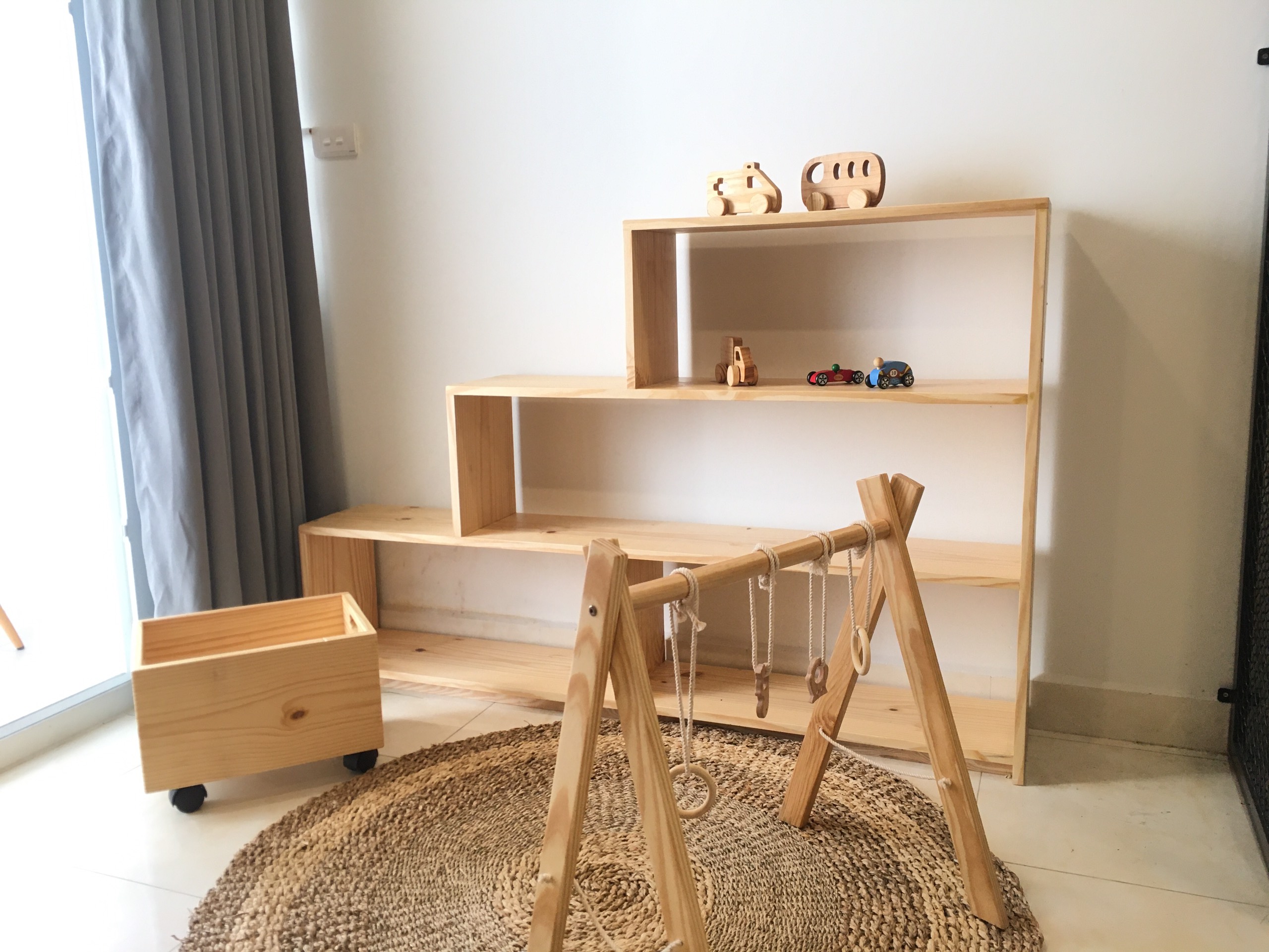 Kệ để đồ chơi và sách