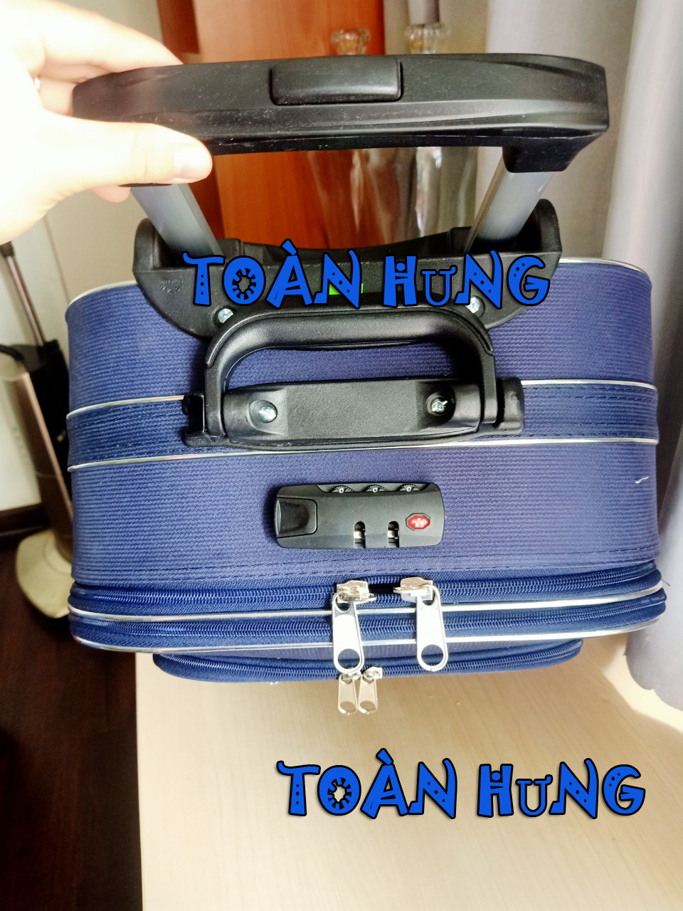Vali kéo 20 IN TOÀN HƯNG MÀU ĐEN
