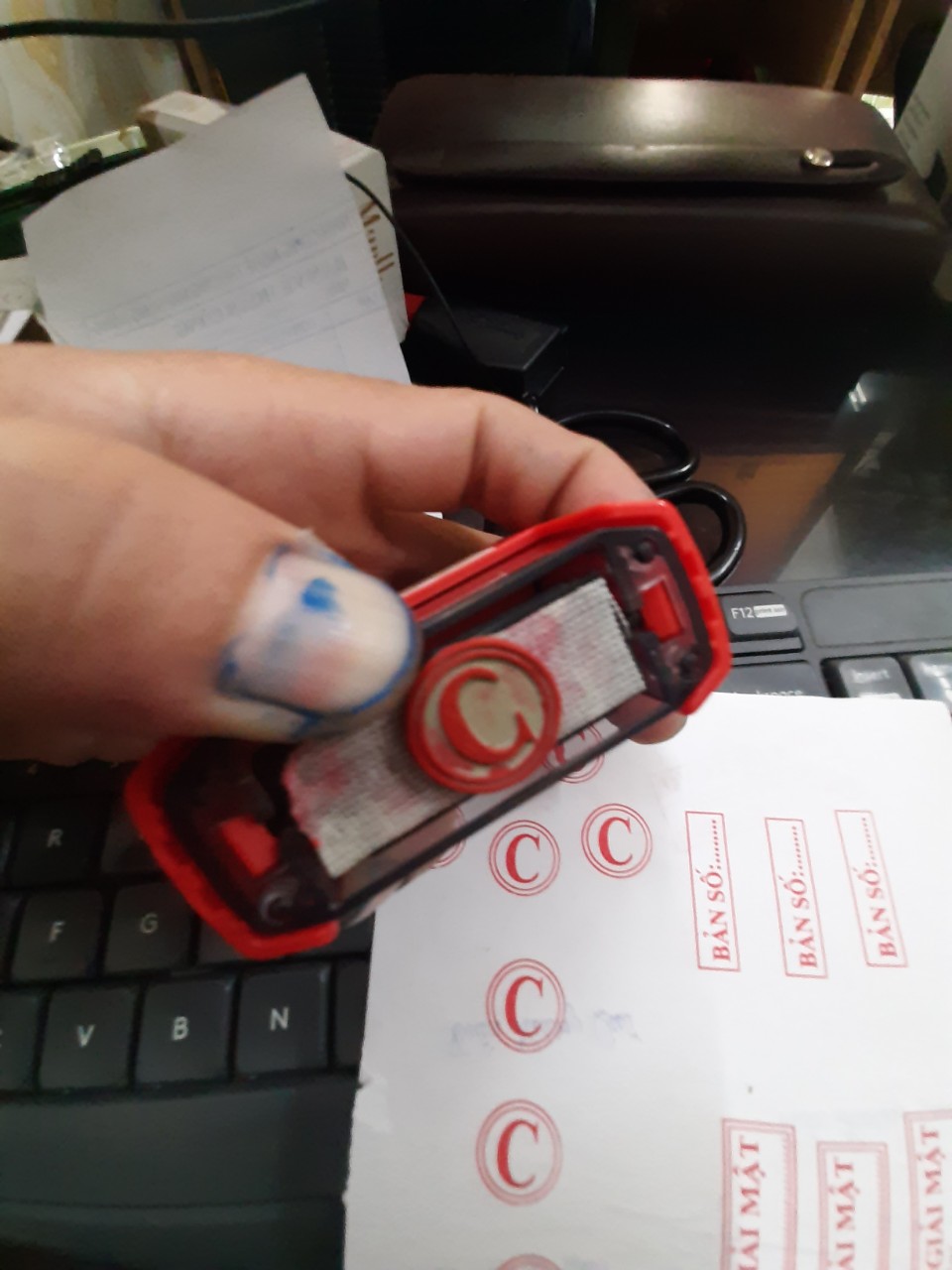 Con dấu chữ C (Chuẩn thông tư 24 BCA)