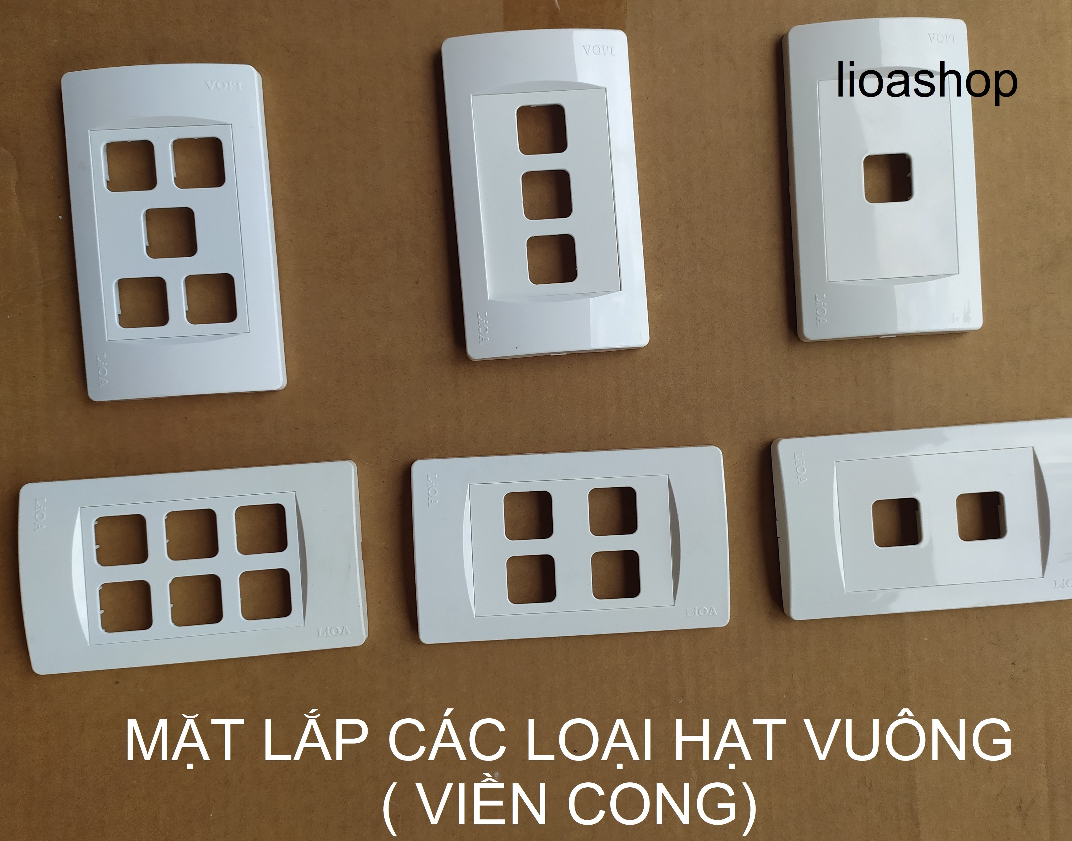 MẶT CÔNG TẮC 4 LỖ VUÔNG CHỮ NHẬT LiOA