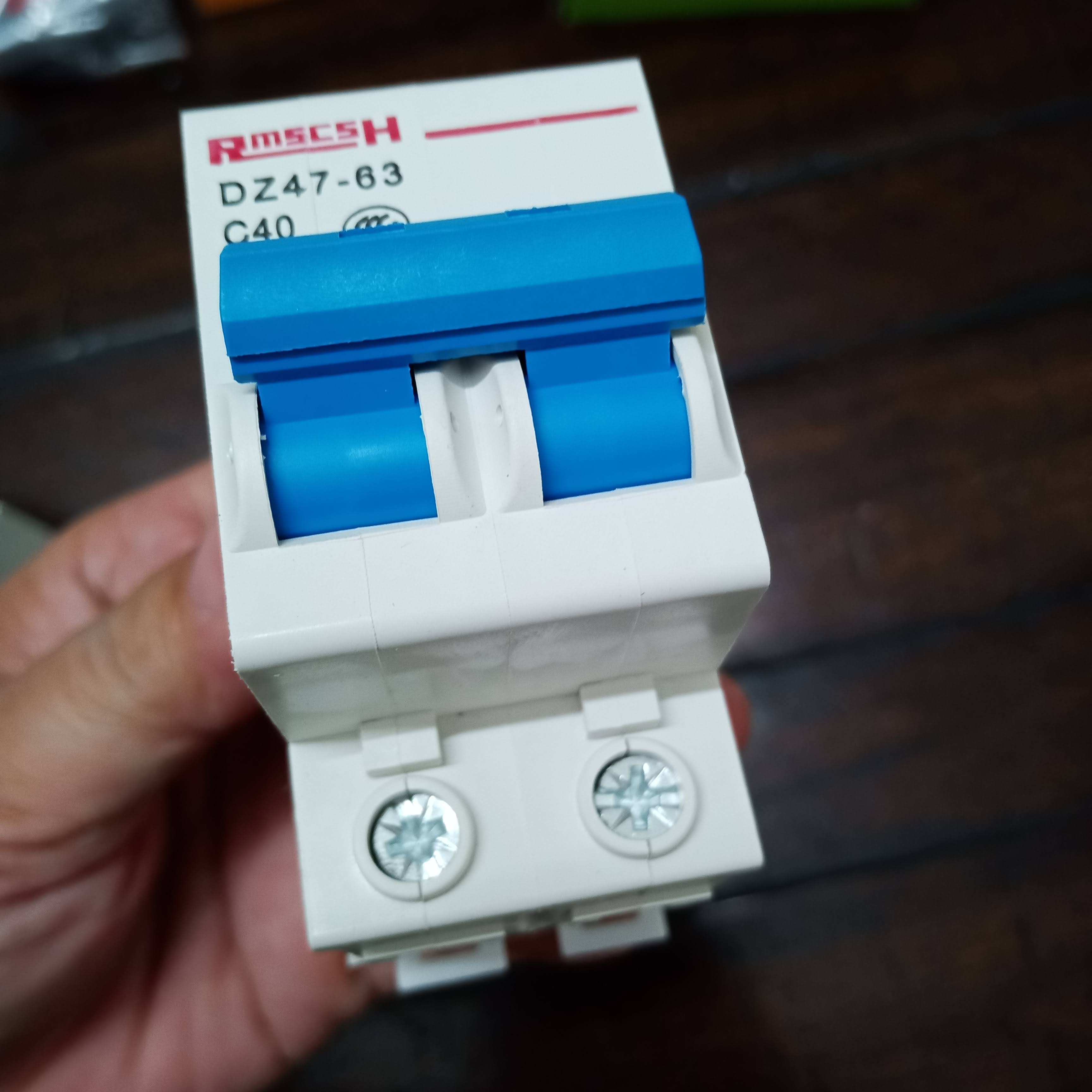 Aptomat CB 1 pha CB 2 cực 20A 40A 220VAC RMSCSH cầu dao