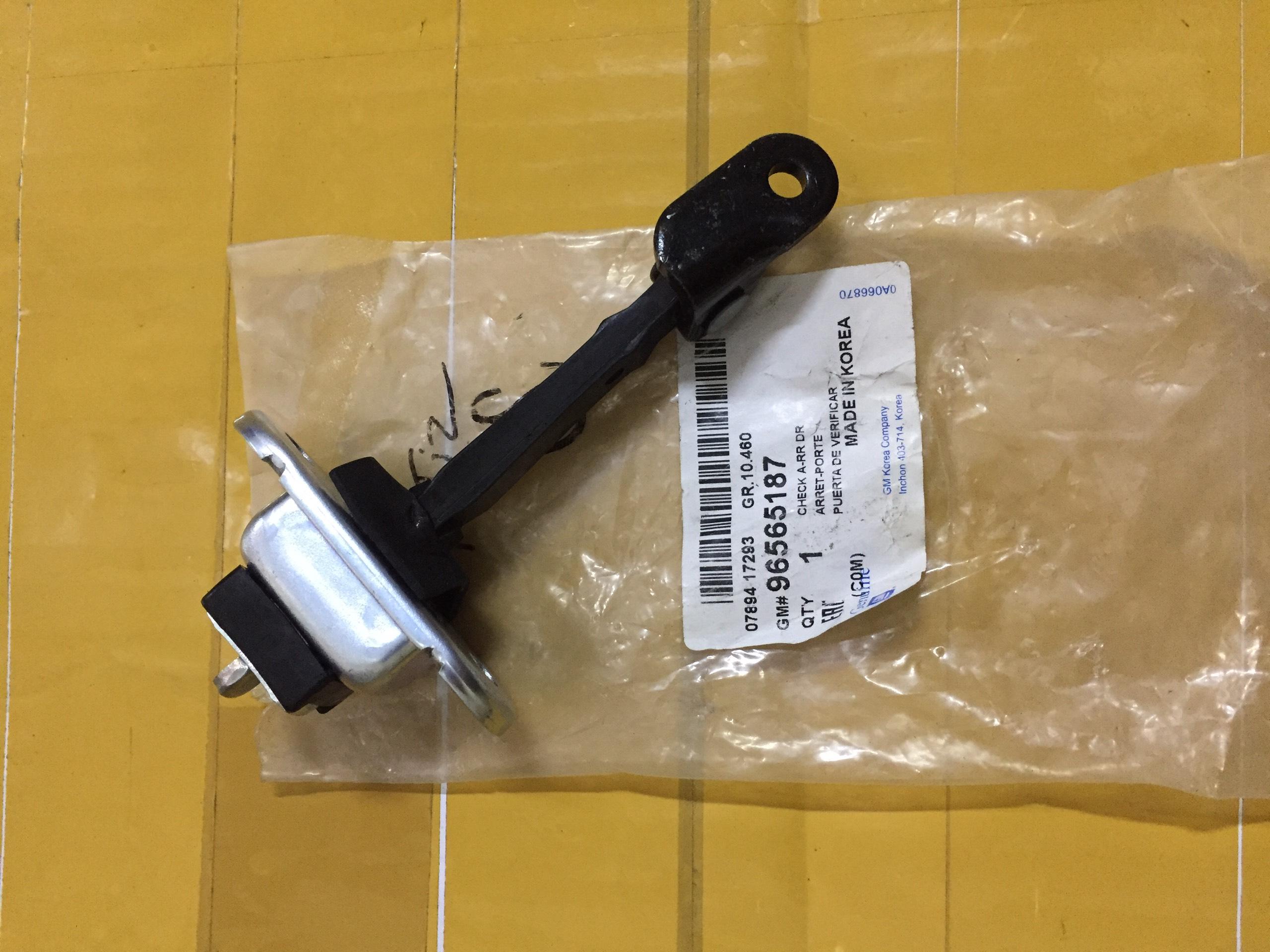 Hạn chế cửa Matiz , spark m200  ( giá 1 cái )