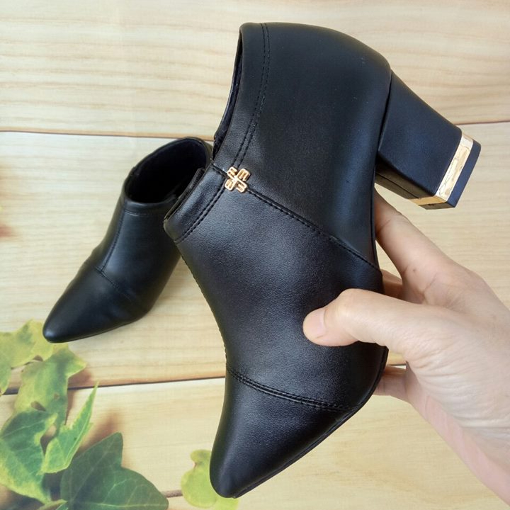 Giày boot bốt nữ cổ thấp 5 phân màu đen đỏ hàng hiệu rosata ro178