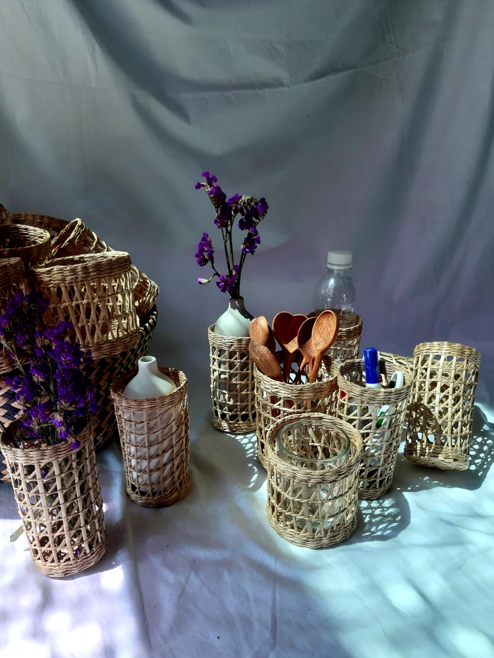 Cốc (ly) cói đa năng theo phong cách Scandinavian, Retro có 3  kích thước D9 H cm, D7 H 13 cm và D9 H13 cm đan tay tinh tế