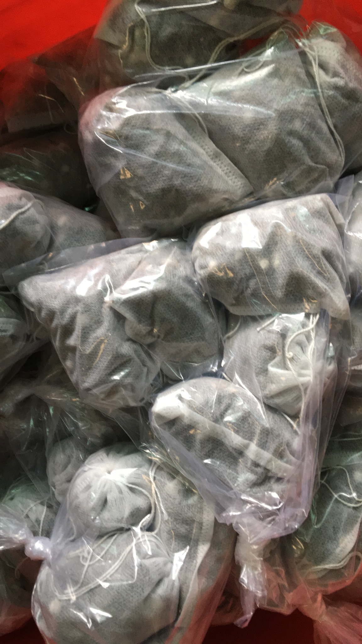 Phân bón cho lan kiếm gói 05 túi