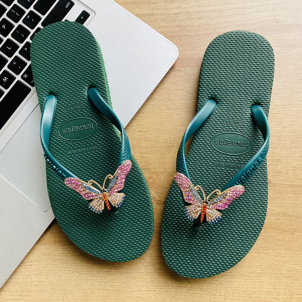 [HCM]DÉP KẸP NỮ ĐÍNH BƯỚM CHAM KIM LOẠI M2