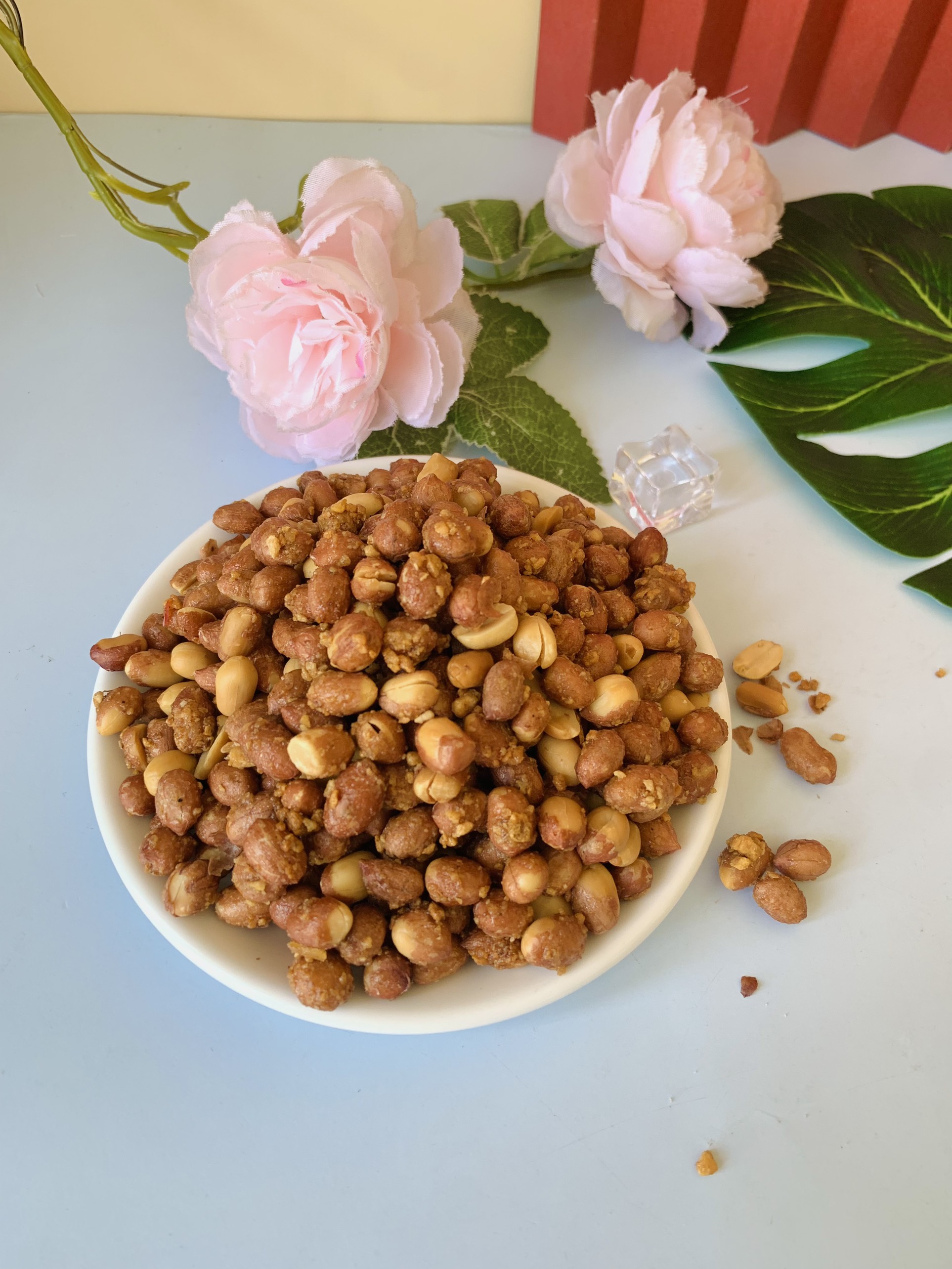 Đậu Phộng Rang Tỏi Ớt 1kg Bò Đội Nón