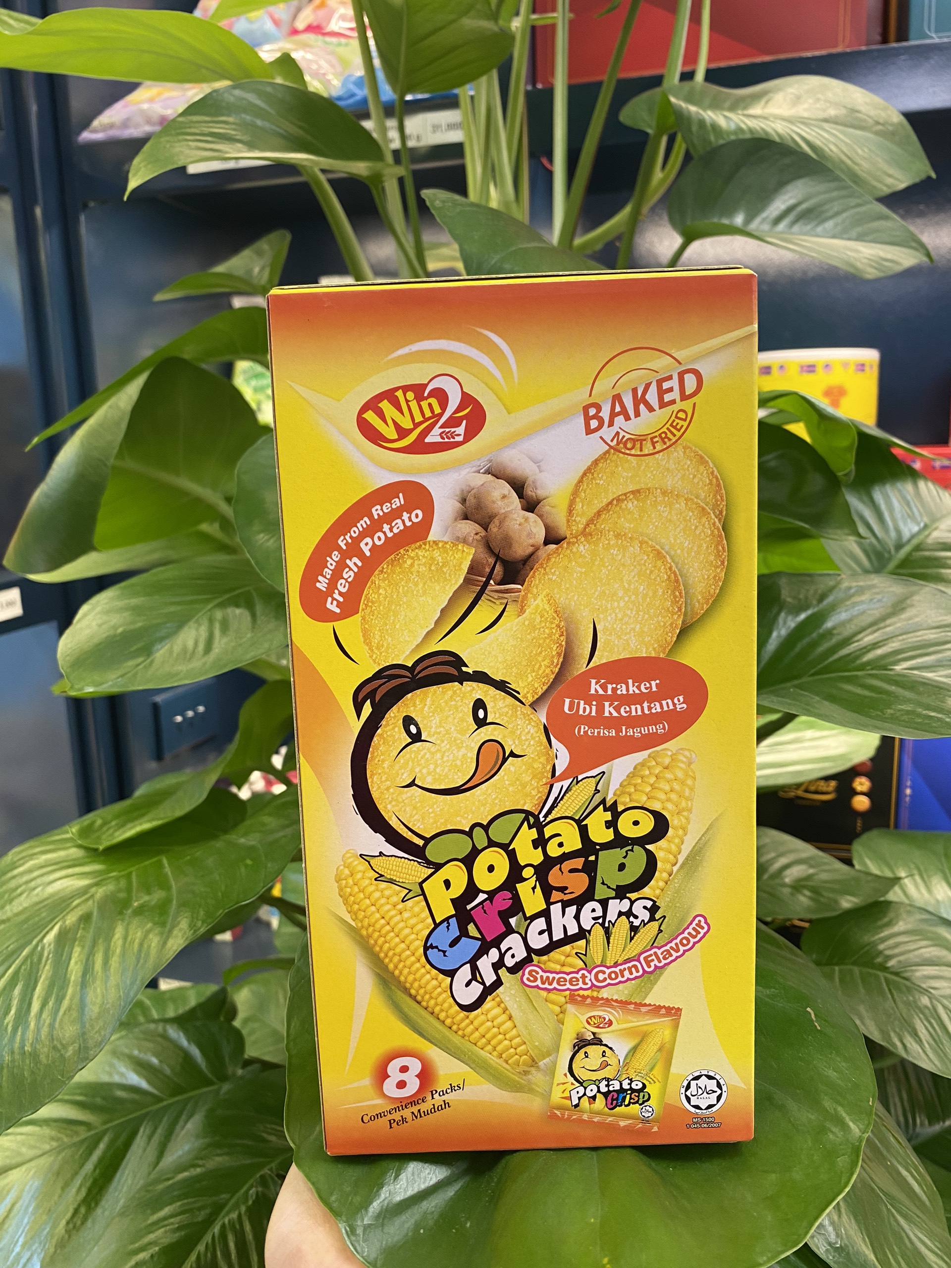 Bánh cracker Bắp Win2 hộp giấy 160gr nhập khẩu