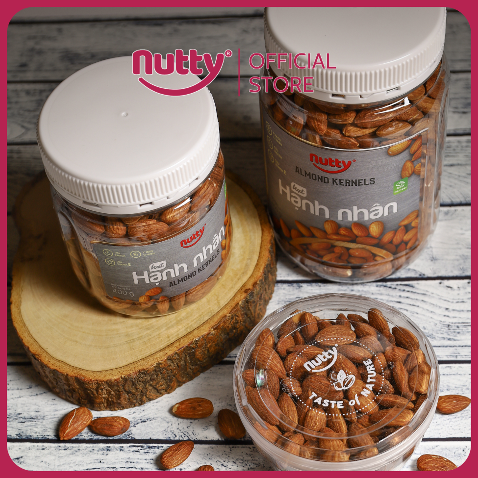 Nutty almond kernels - Raw nuts