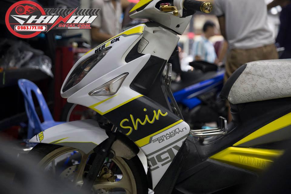Tem Trùm Nouvo 4 LX Trắng Vàng Semakin