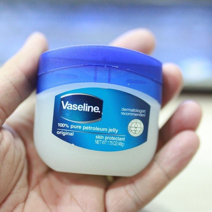 Sáp Dưỡng Môi Mềm Mịn Vaseline Lip Therapy Original 7g