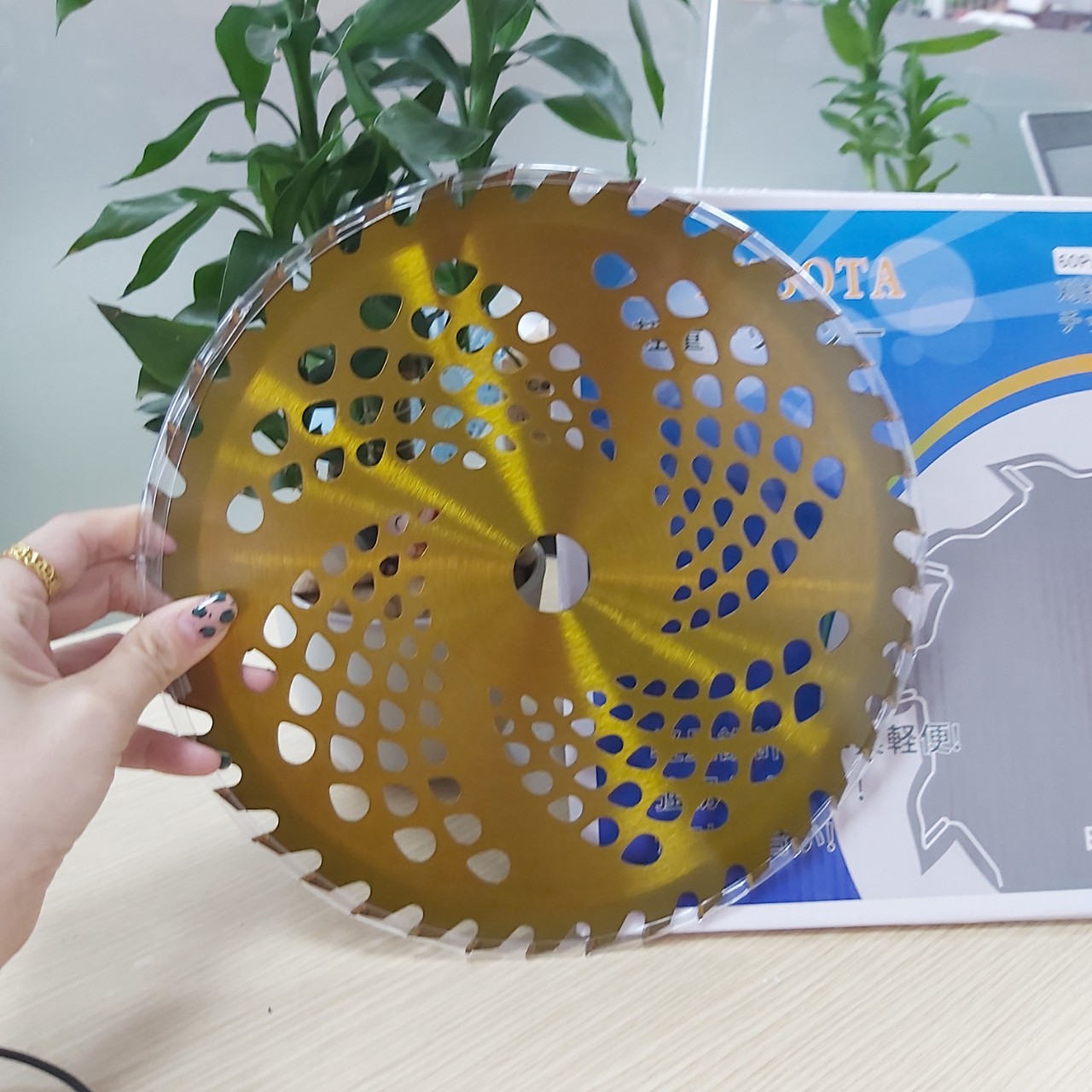 Lưỡi cắt cỏ tròn răng cưa Nhật Bản siêu sắc bén