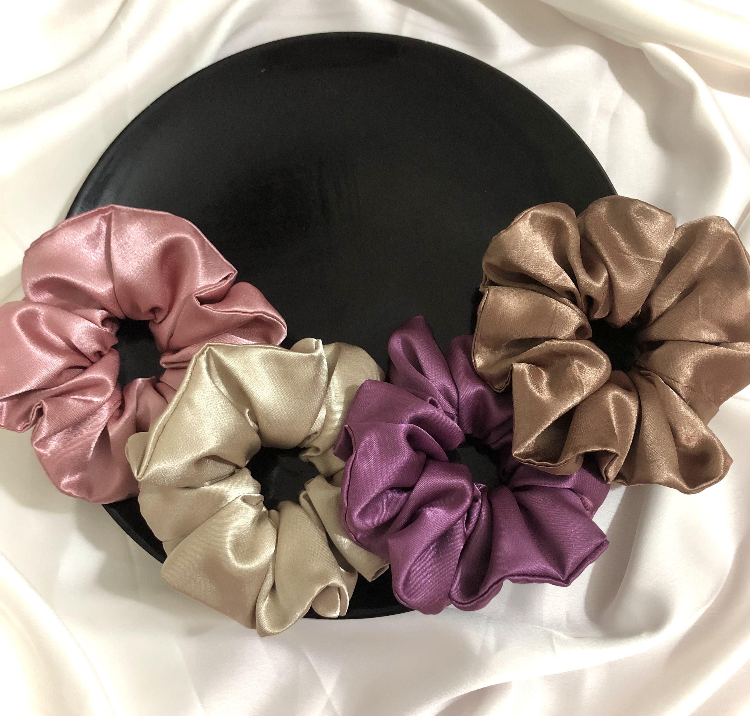 Scrunchies dây buộc tóc, cột tóc lụa ánh bóng cao cấp