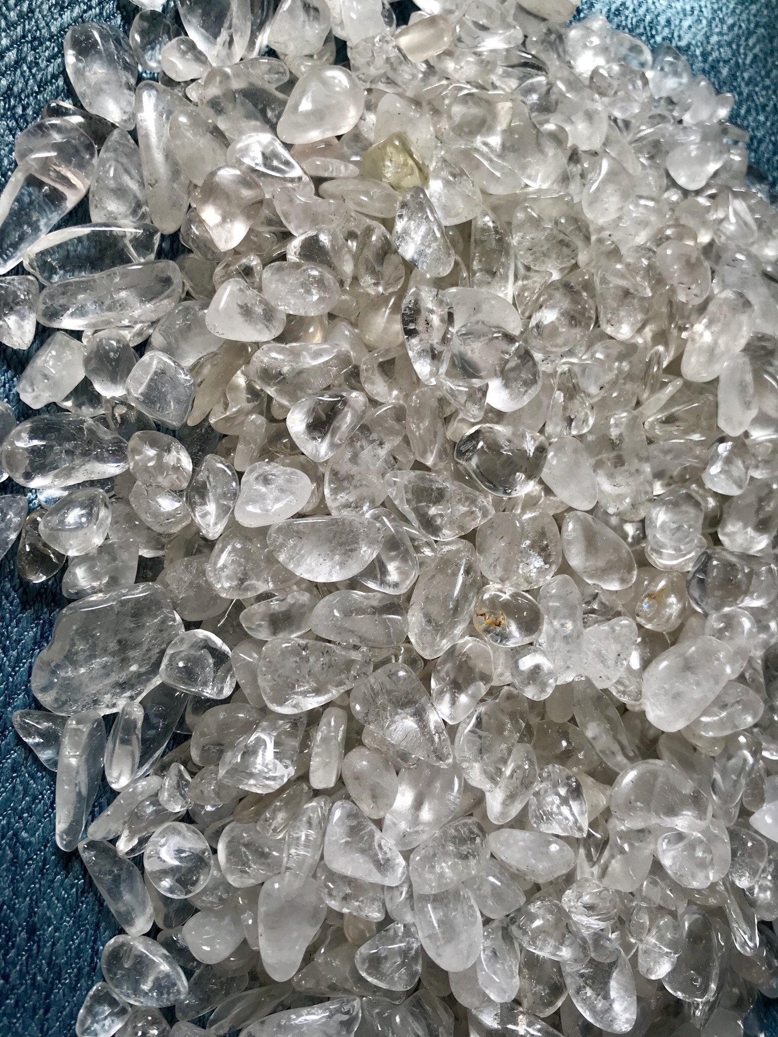 Đá phong thủy Thạch anh trắng vụn