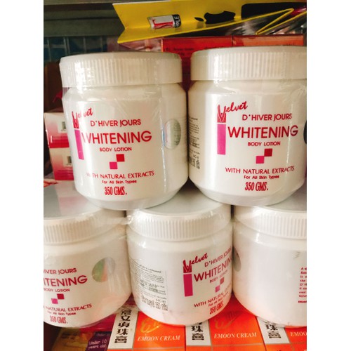 Kem dưỡng da Velvet Whitening Body Lotion Thái Lan 350g