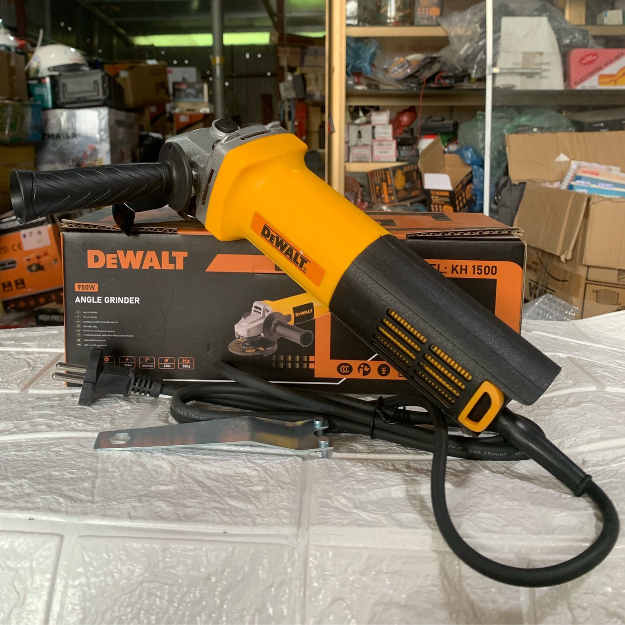 Máy mài Dewat công suất 950W