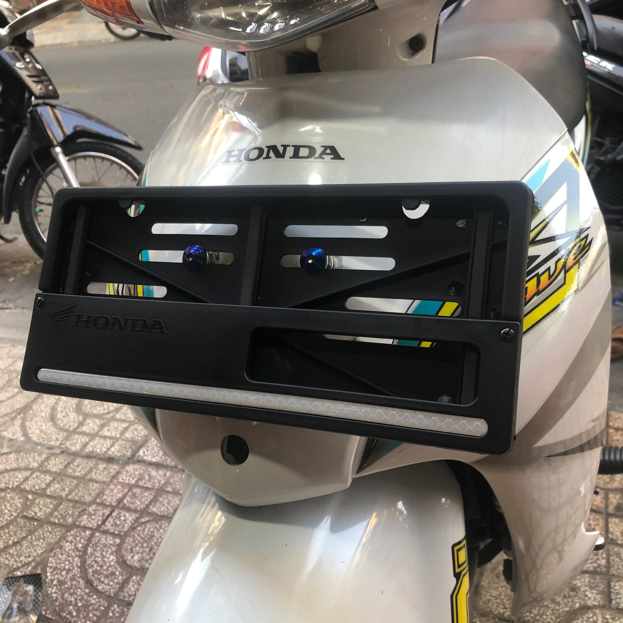 Bảng tên nhựa indo xài cho các loại xe